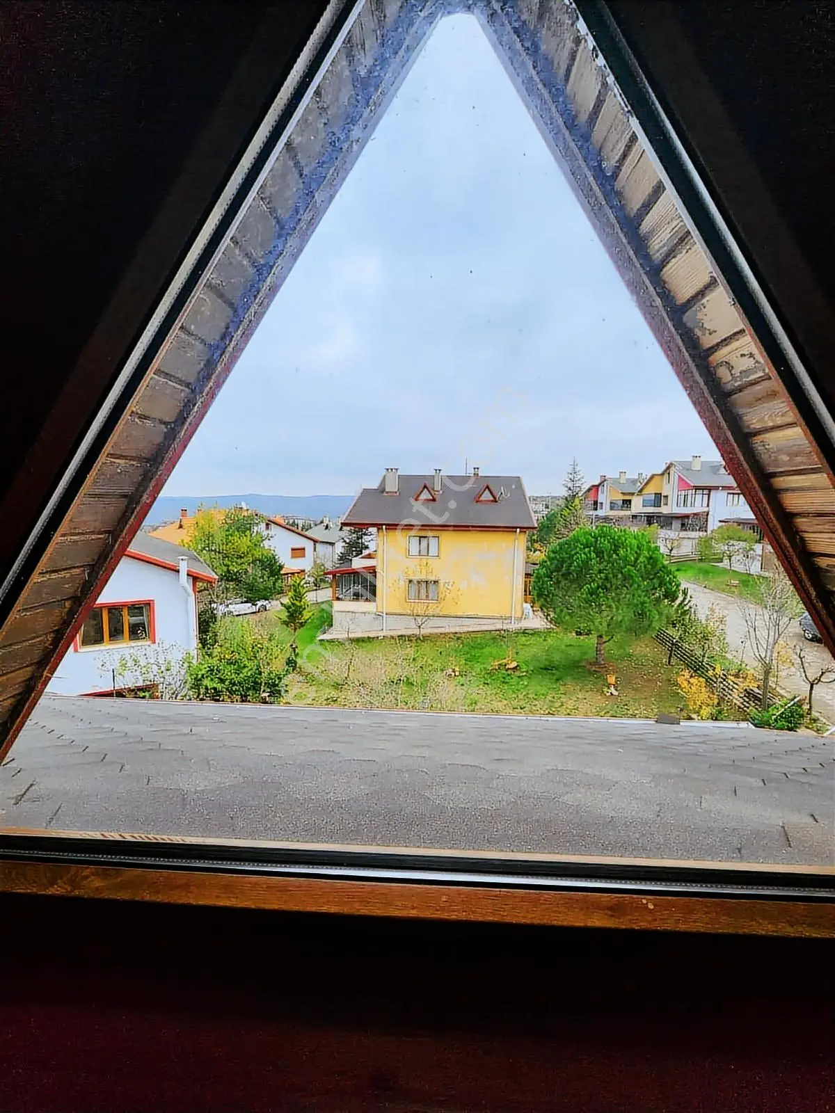 Fırsat Güvenlikli Sitede Trıpleks Luks Eşyalı Satılık Villa 5+1 - Görsel 2