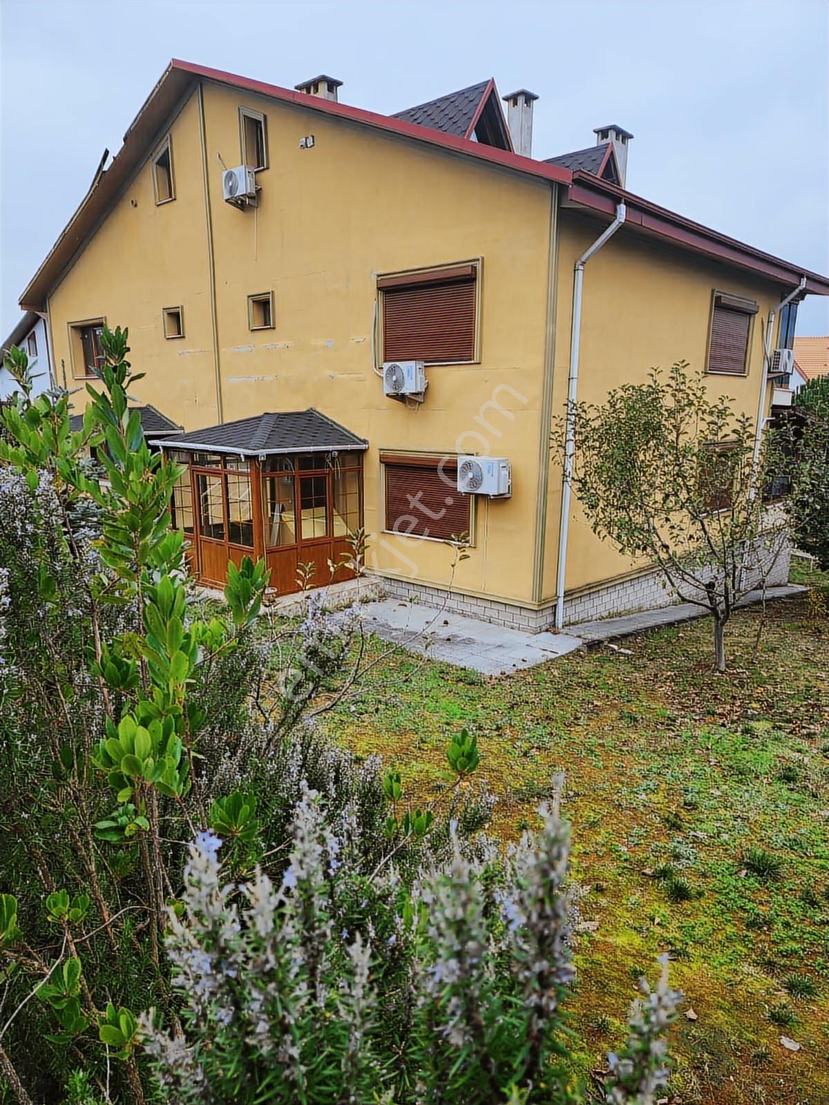 Fırsat Güvenlikli Sitede Trıpleks Luks Eşyalı Satılık Villa 5+1 - Görsel 34
