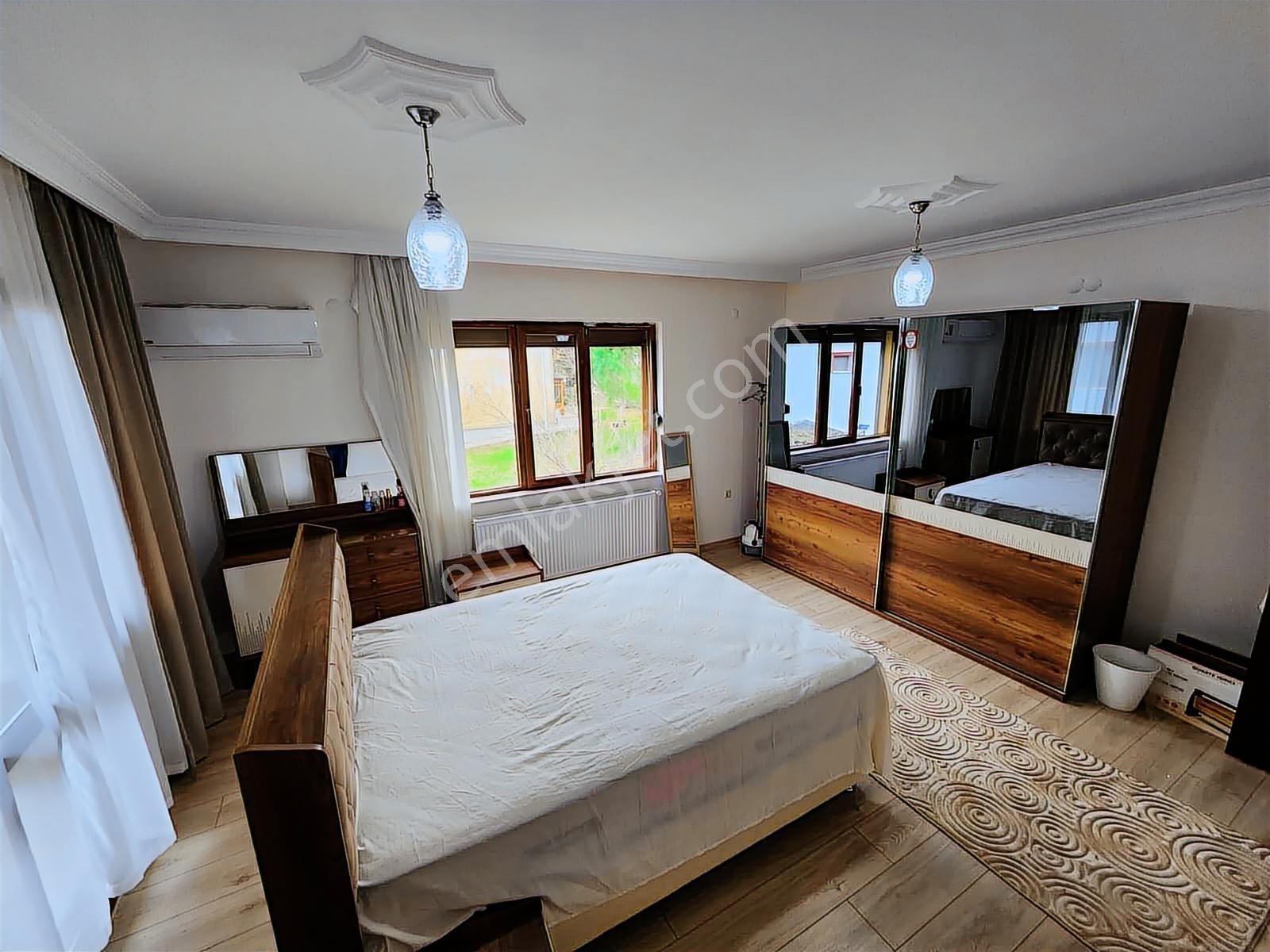Fırsat Güvenlikli Sitede Trıpleks Luks Eşyalı Satılık Villa 5+1 - Görsel 9