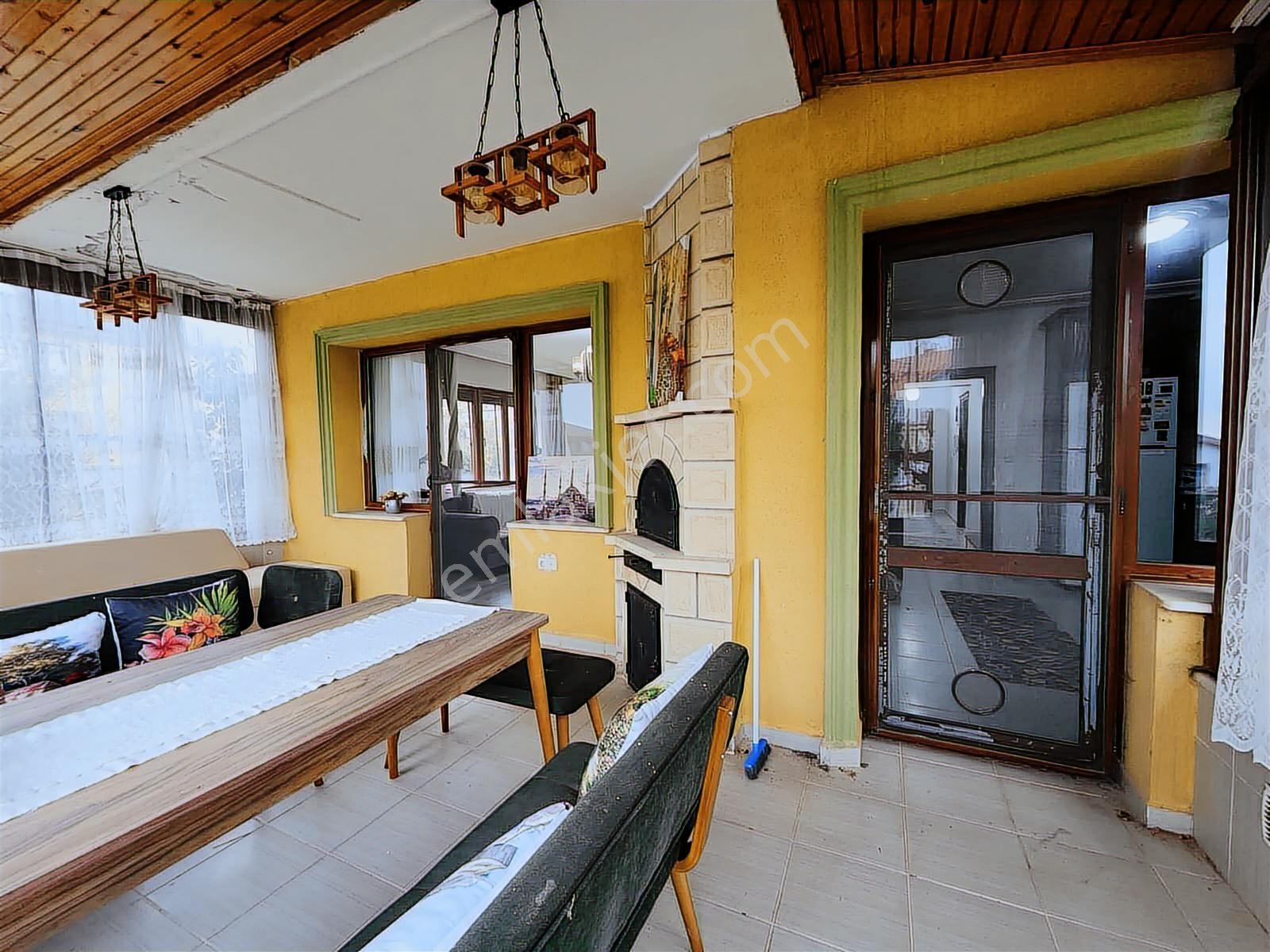 Fırsat Güvenlikli Sitede Trıpleks Luks Eşyalı Satılık Villa 5+1 - Görsel 30