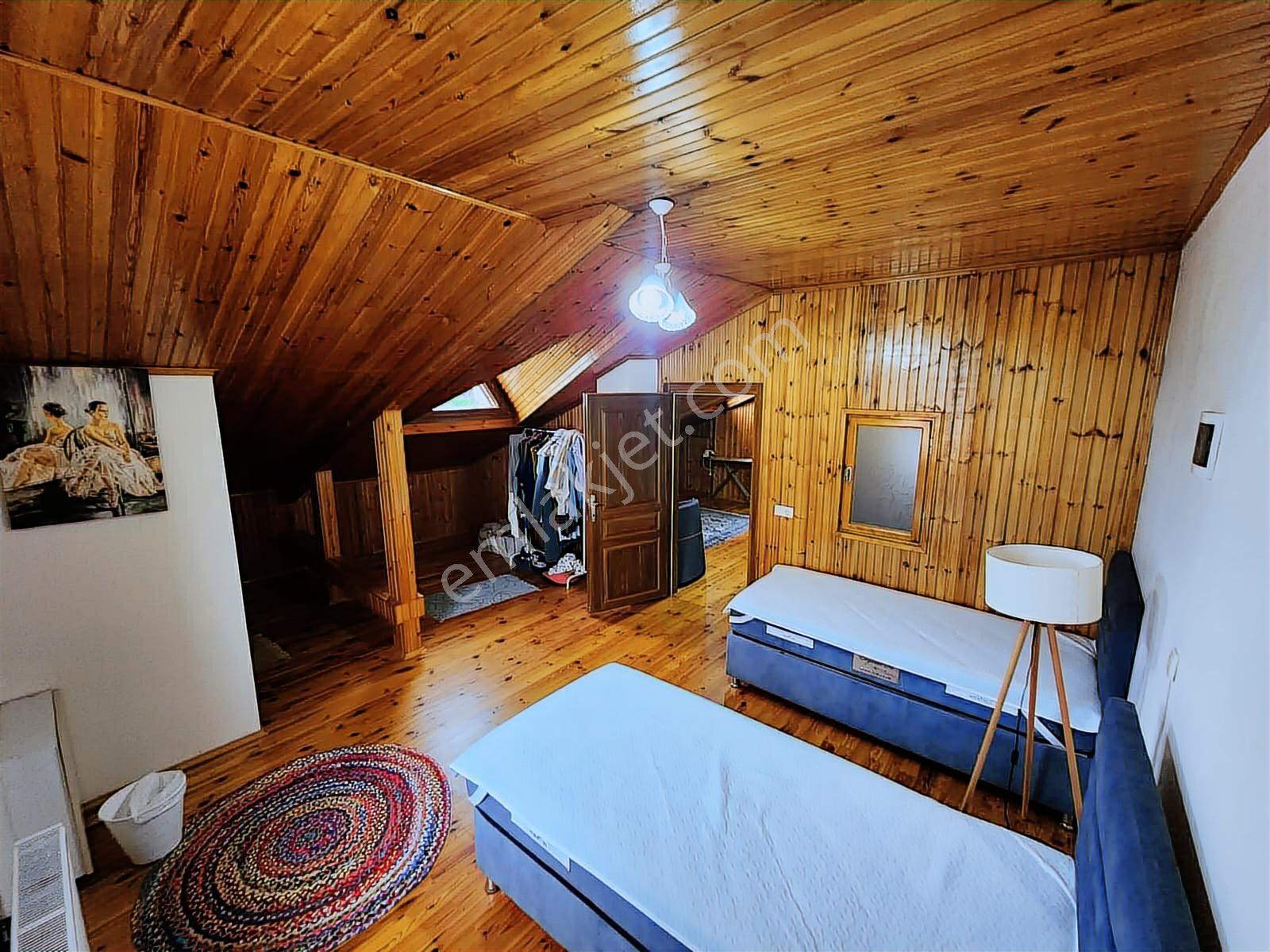 Fırsat Güvenlikli Sitede Trıpleks Luks Eşyalı Satılık Villa 5+1 - Görsel 16