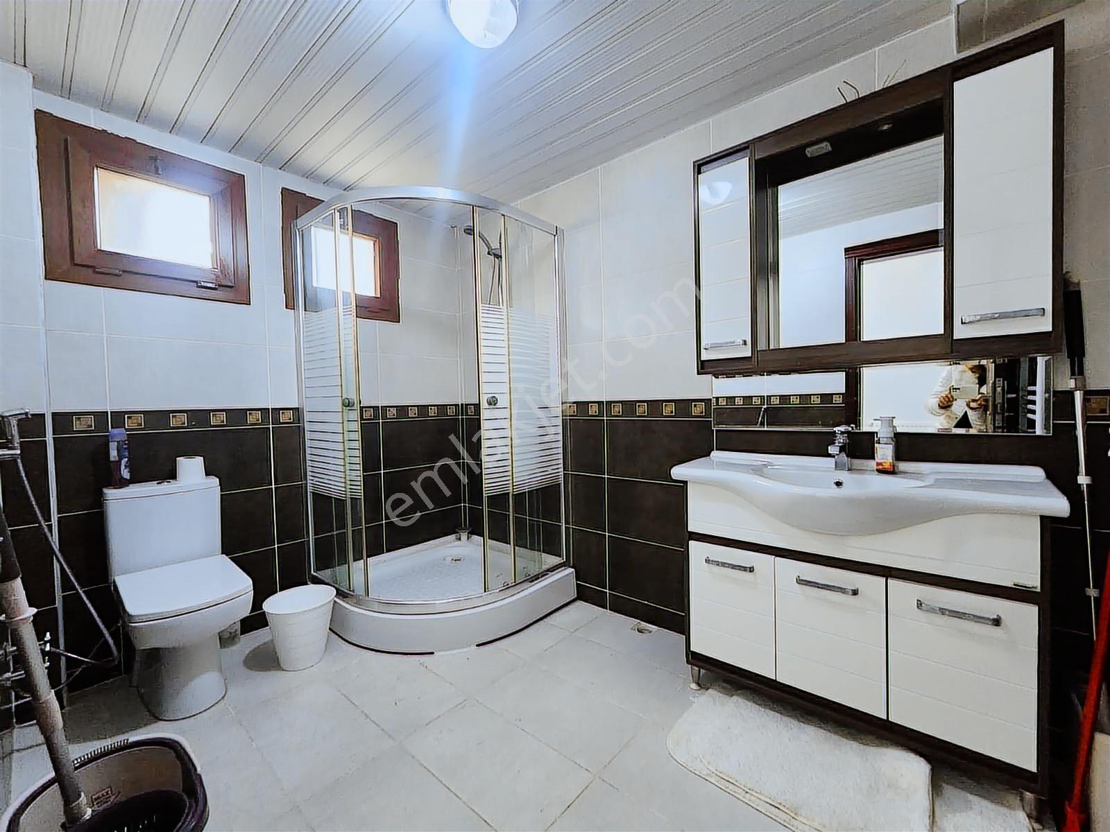 Fırsat Güvenlikli Sitede Trıpleks Luks Eşyalı Satılık Villa 5+1 - Görsel 27