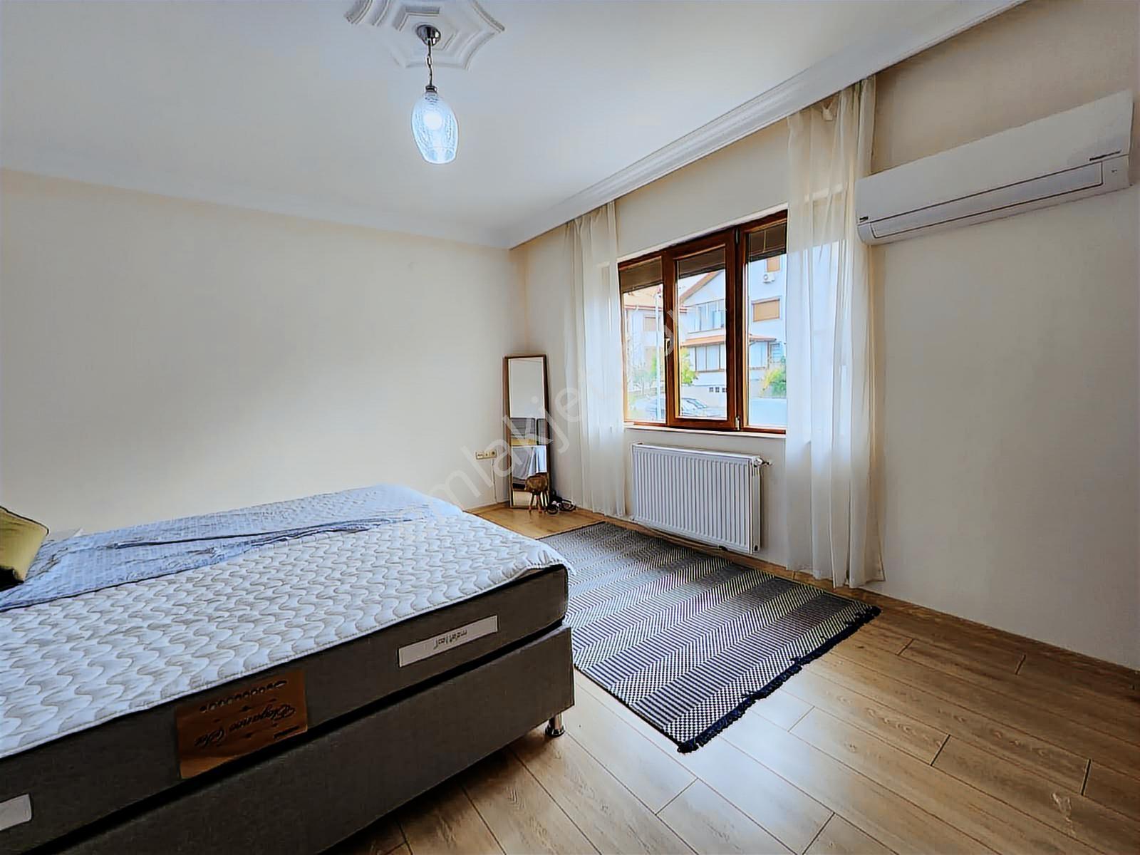 Fırsat Güvenlikli Sitede Trıpleks Luks Eşyalı Satılık Villa 5+1 - Görsel 13