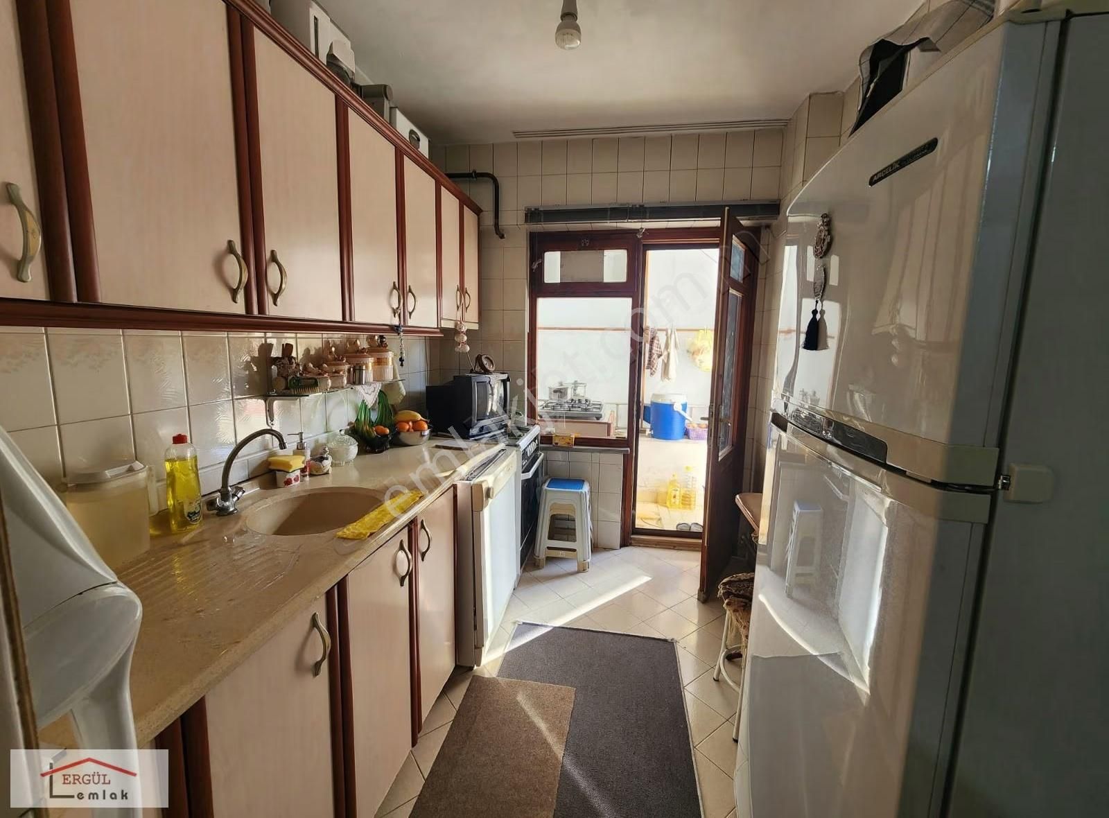 Sakarya Semerciler Mah. Satılık 2+1 Daire Ve Dükkan - Görsel 3