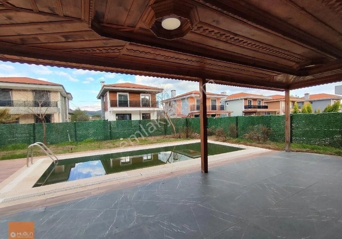 Muğla Ula Köprübaşı’nda Tam Müstakil Havuzlu 4+1 Villa - Görsel 15