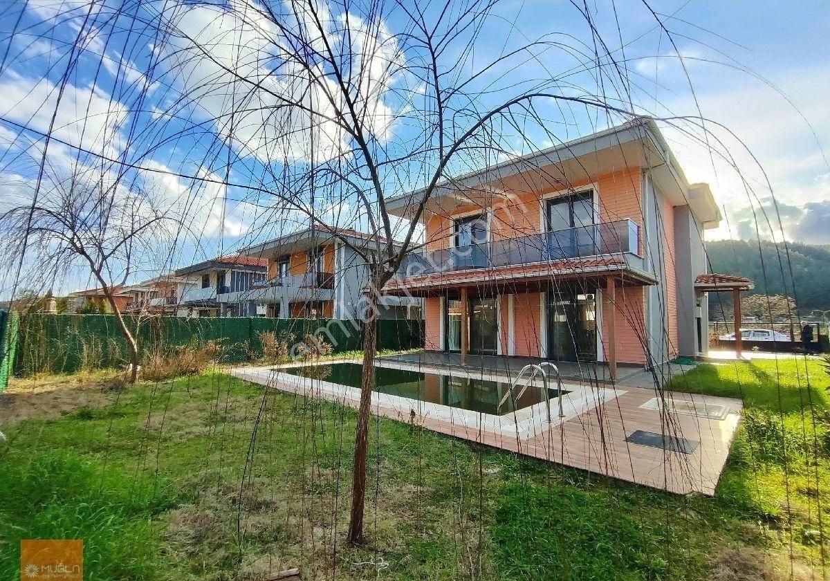 Muğla Ula Köprübaşı’nda Tam Müstakil Havuzlu 4+1 Villa