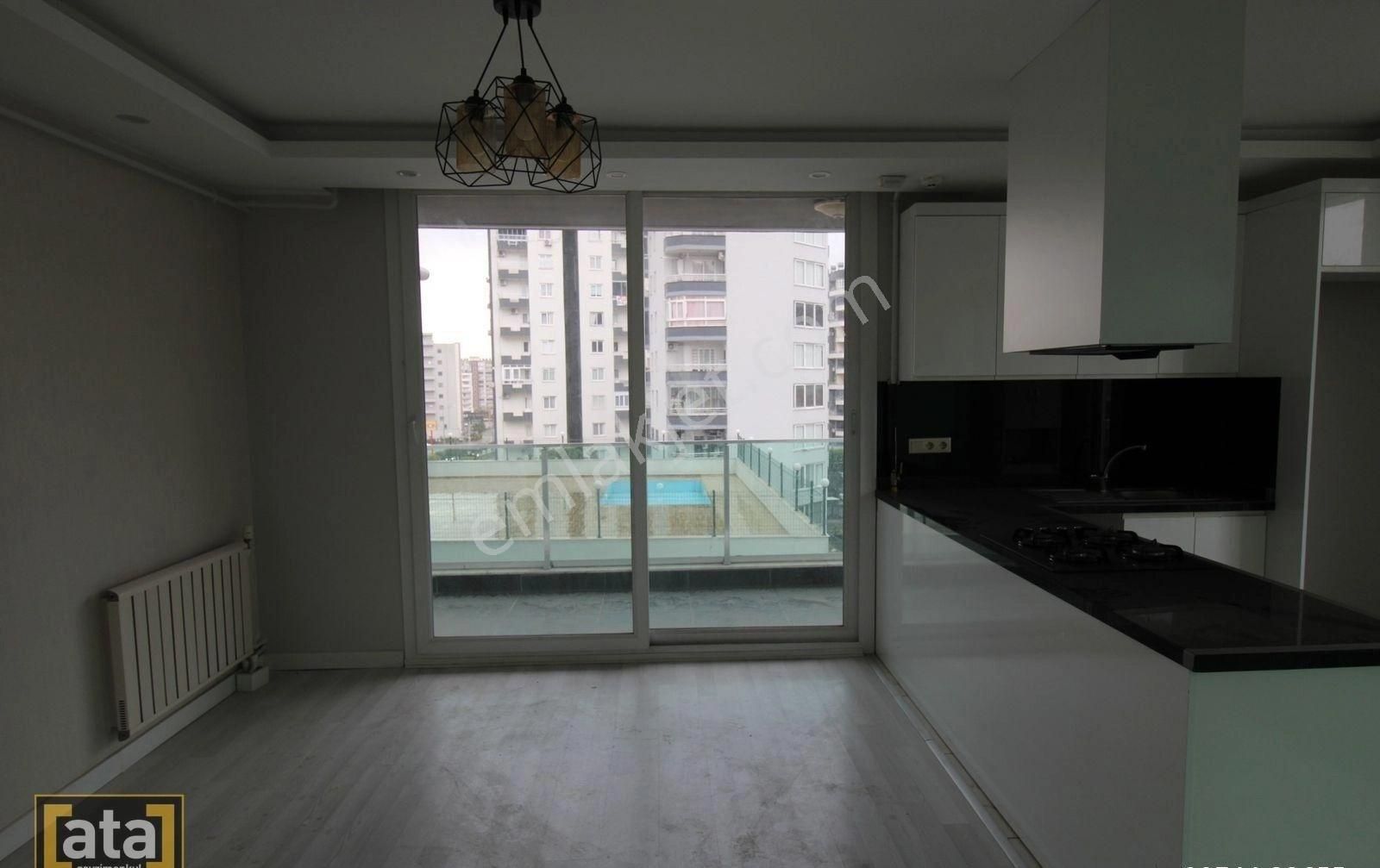 Vatan Caddesinde Yola Yürüme Mesafesinde Kombili Site İçi Kapalı Oto Parklı