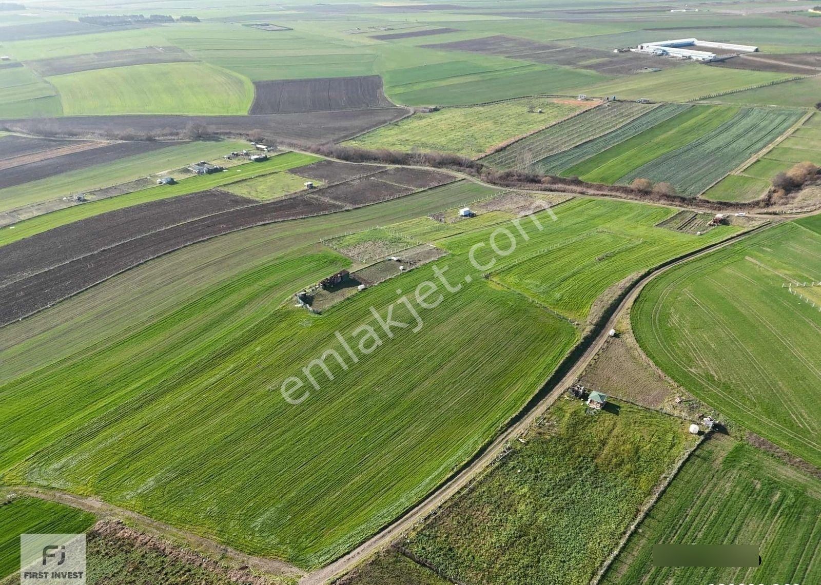 Silivri Seymen Mahallesinde Satılık 800 M² Fırsat Tarla