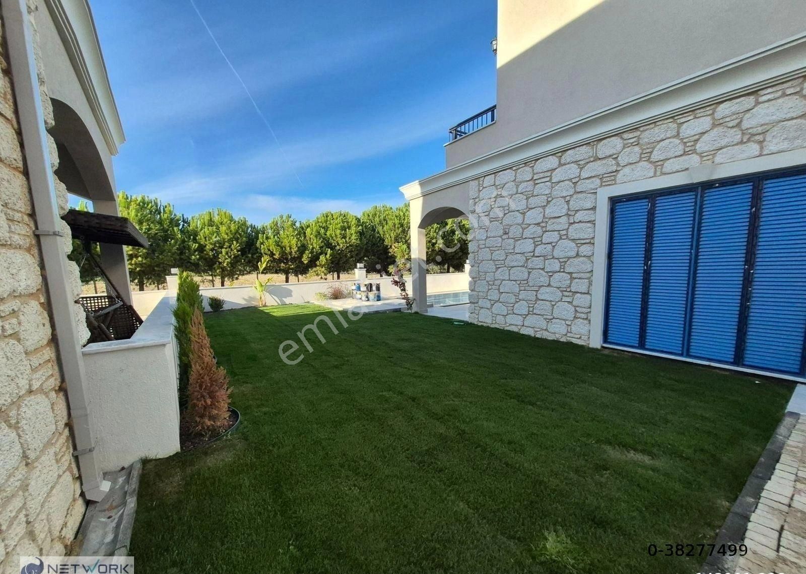 Kuşadasında Satılık Merkeze Yakın Havuzlu Bahçeli 4+1 Akdeniz Villa - Görsel 7