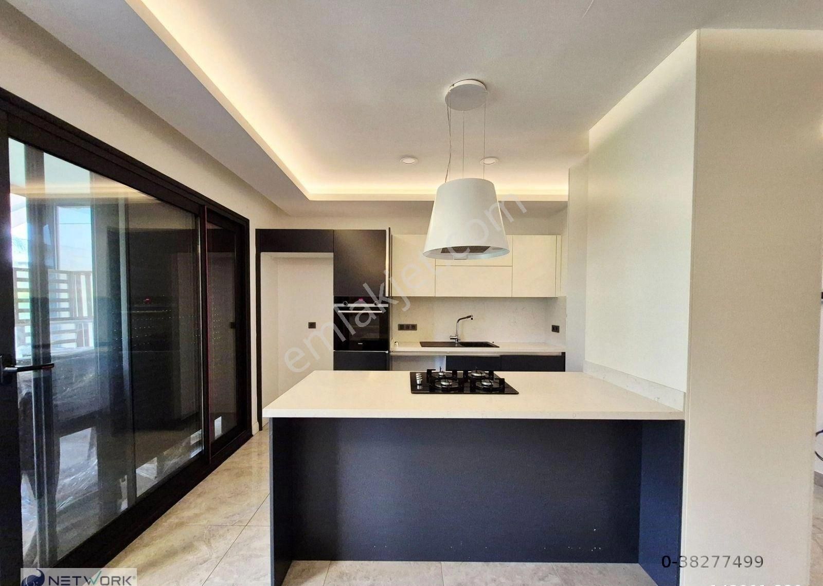 Kuşadası Avm Bölgesinde Satılık 4+1 Geniş Bahçeli Villa - Görsel 6