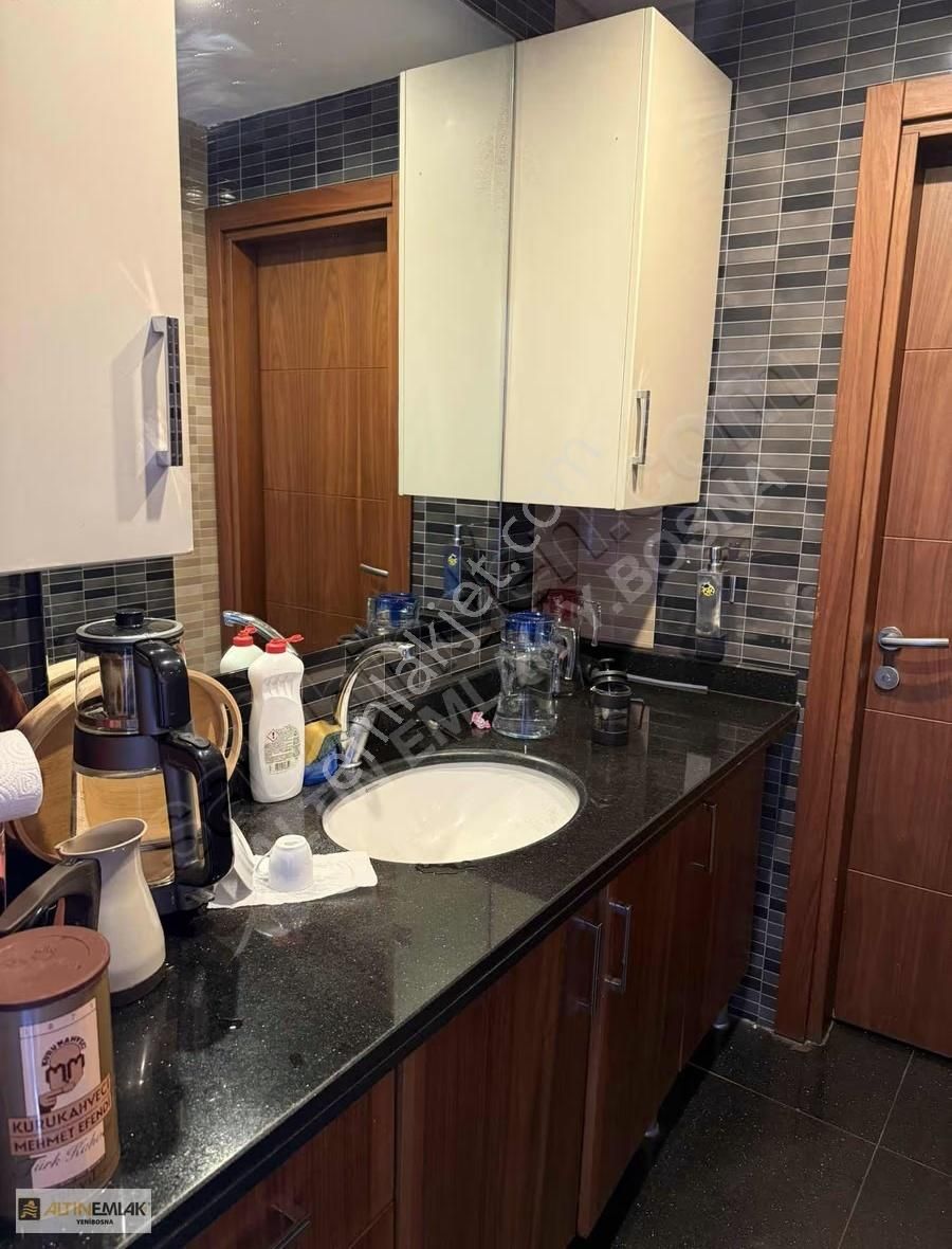 Halkalı'da Basın Ekspres'e Yakın, 6 Katlı Plaza Kiralık - Görsel 22