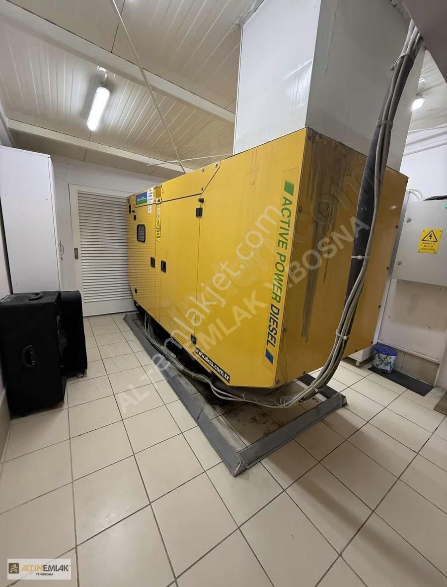 Halkalı'da Basın Ekspres'e Yakın, 6 Katlı Plaza Kiralık - Görsel 17