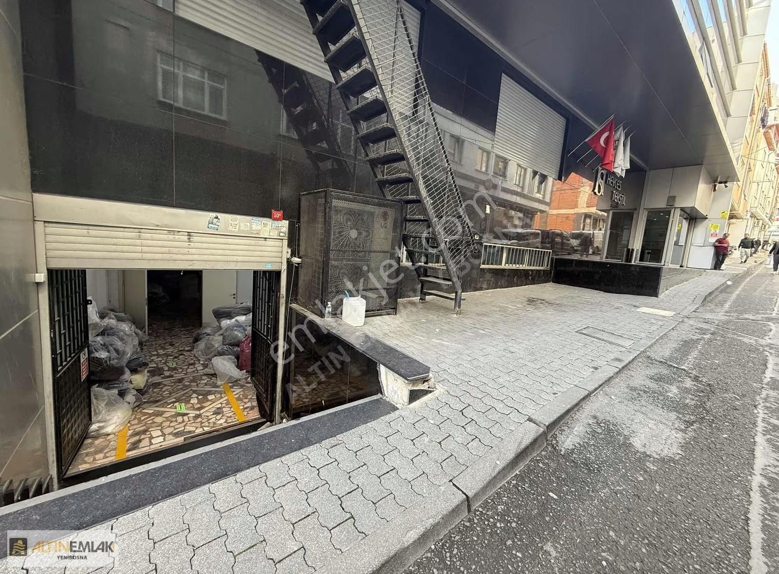 Halkalı'da Basın Ekspres'e Yakın, 6 Katlı Plaza Kiralık - Görsel 35