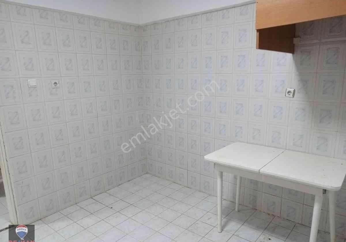 Bayraklı Onur Mahallesı'nde 3+1 Doğalgazlı Kıralık Daıre - Görsel 13