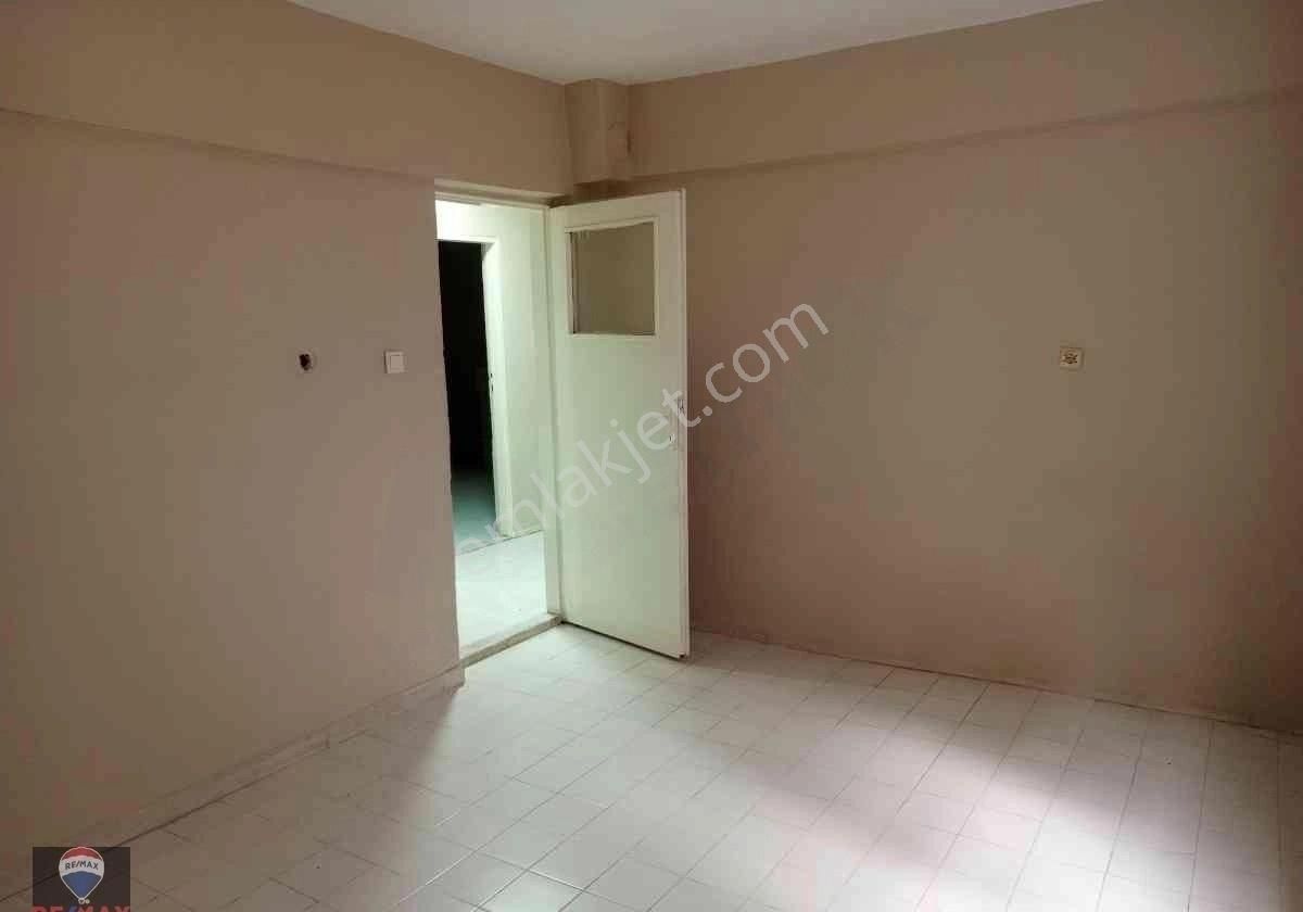 Bayraklı Onur Mahallesı'nde 3+1 Doğalgazlı Kıralık Daıre - Görsel 6