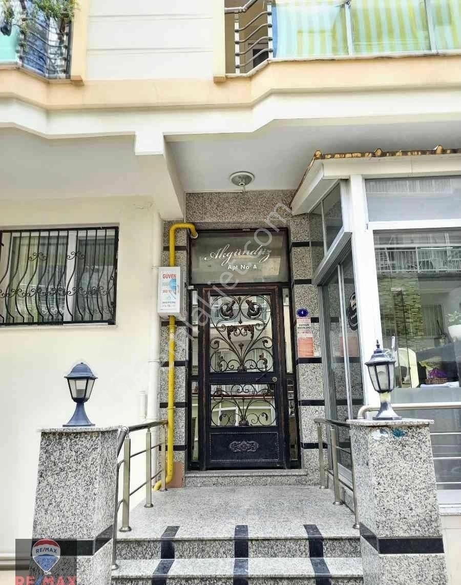 Karşıyaka Yalı Mahallesi'nde Prestijli Lokasyon'da Kiralık 2+1 Daire - Görsel 20