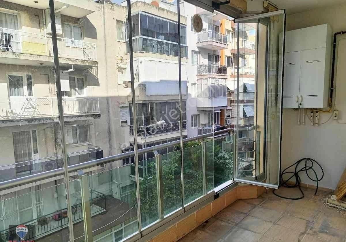 Karşıyaka Yalı Mahallesi'nde Prestijli Lokasyon'da Kiralık 2+1 Daire - Görsel 19