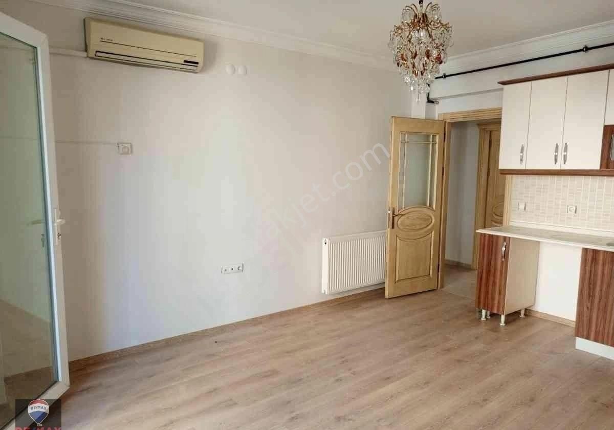 Karşıyaka Yalı Mahallesi'nde Prestijli Lokasyon'da Kiralık 2+1 Daire - Görsel 13