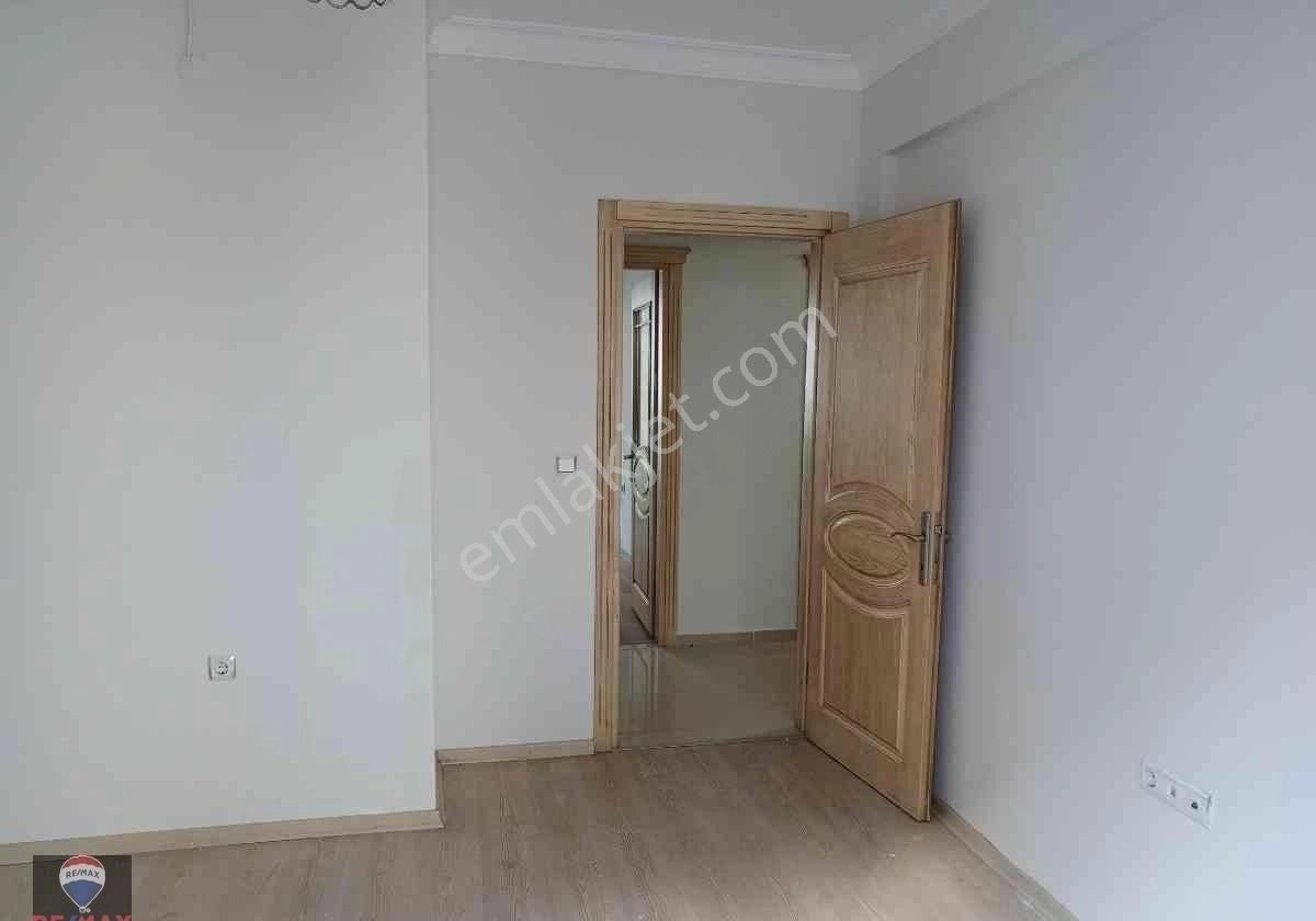 Karşıyaka Yalı Mahallesi'nde Prestijli Lokasyon'da Kiralık 2+1 Daire - Görsel 11
