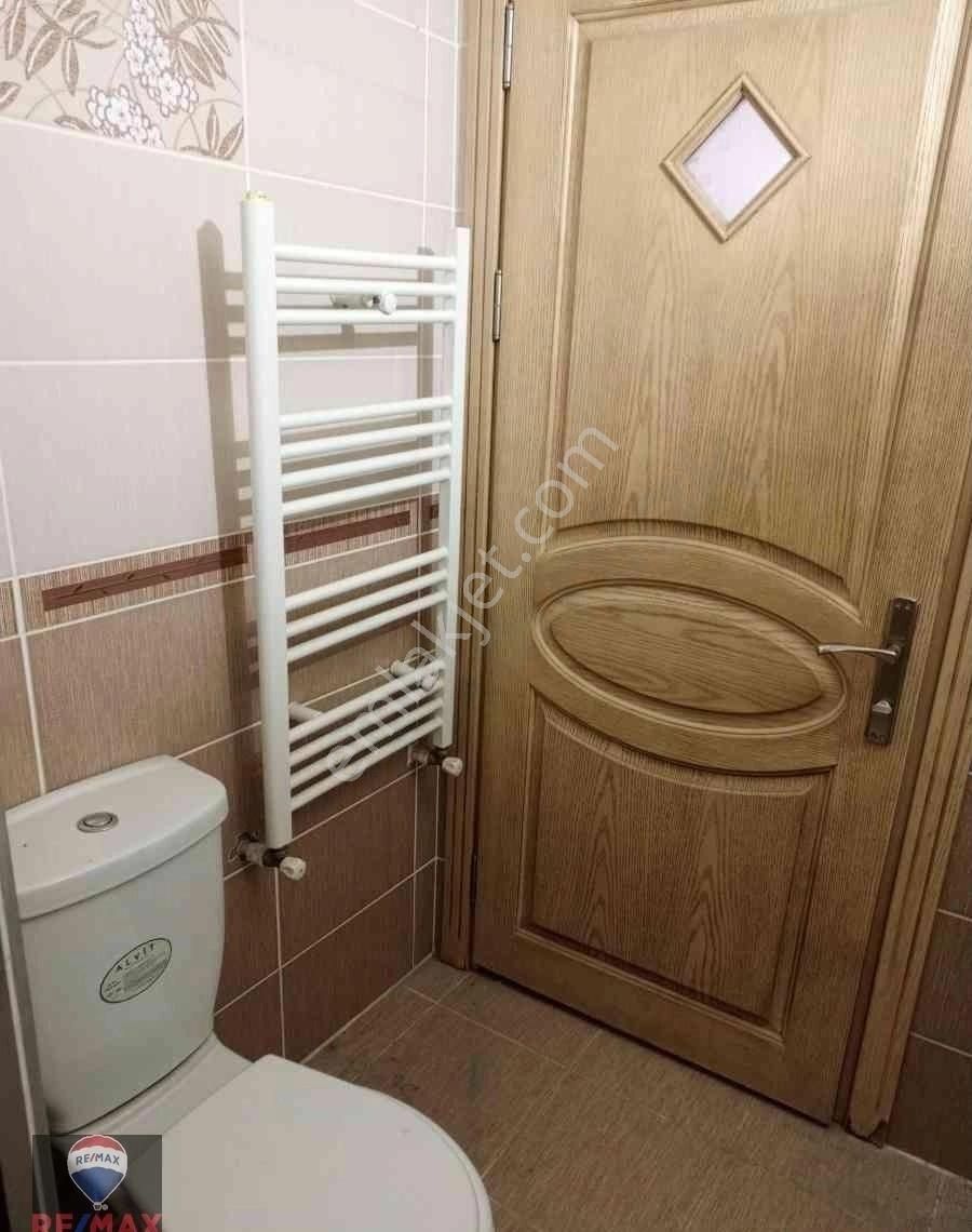 Karşıyaka Yalı Mahallesi'nde Prestijli Lokasyon'da Kiralık 2+1 Daire - Görsel 18