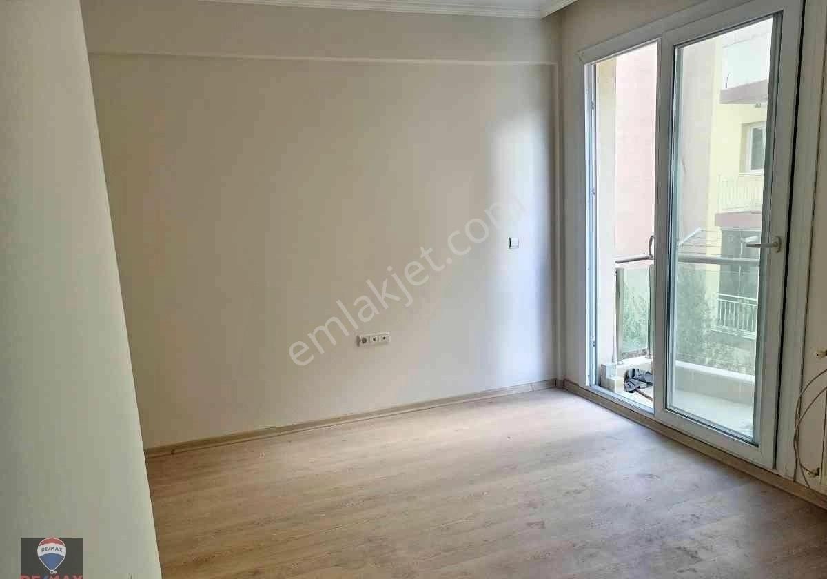 Karşıyaka Yalı Mahallesi'nde Prestijli Lokasyon'da Kiralık 2+1 Daire - Görsel 7