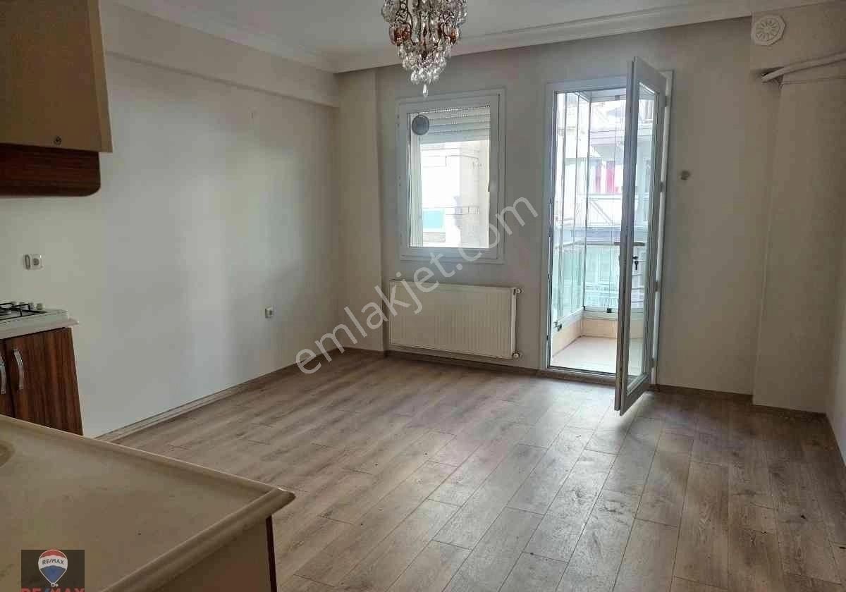 Karşıyaka Yalı Mahallesi'nde Prestijli Lokasyon'da Kiralık 2+1 Daire - Görsel 22