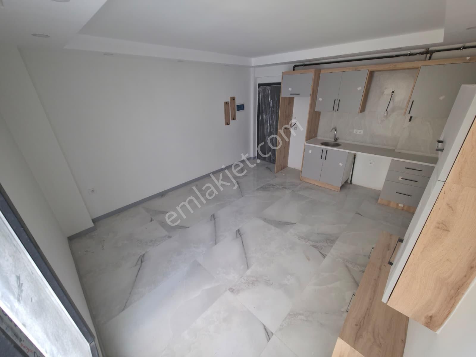 Balkonlu Sıfır Geniş Kullanışlı 2+1 Satılık Suit Apart