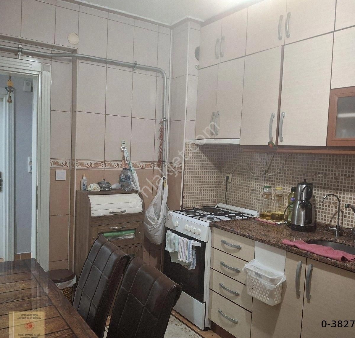 T.dağmuratlı Muradiye Mah.de Merkezi Konumda Geniş Kullanım Alanına Sahip(3+1)2.kt Daire Satılıktır - Görsel 3