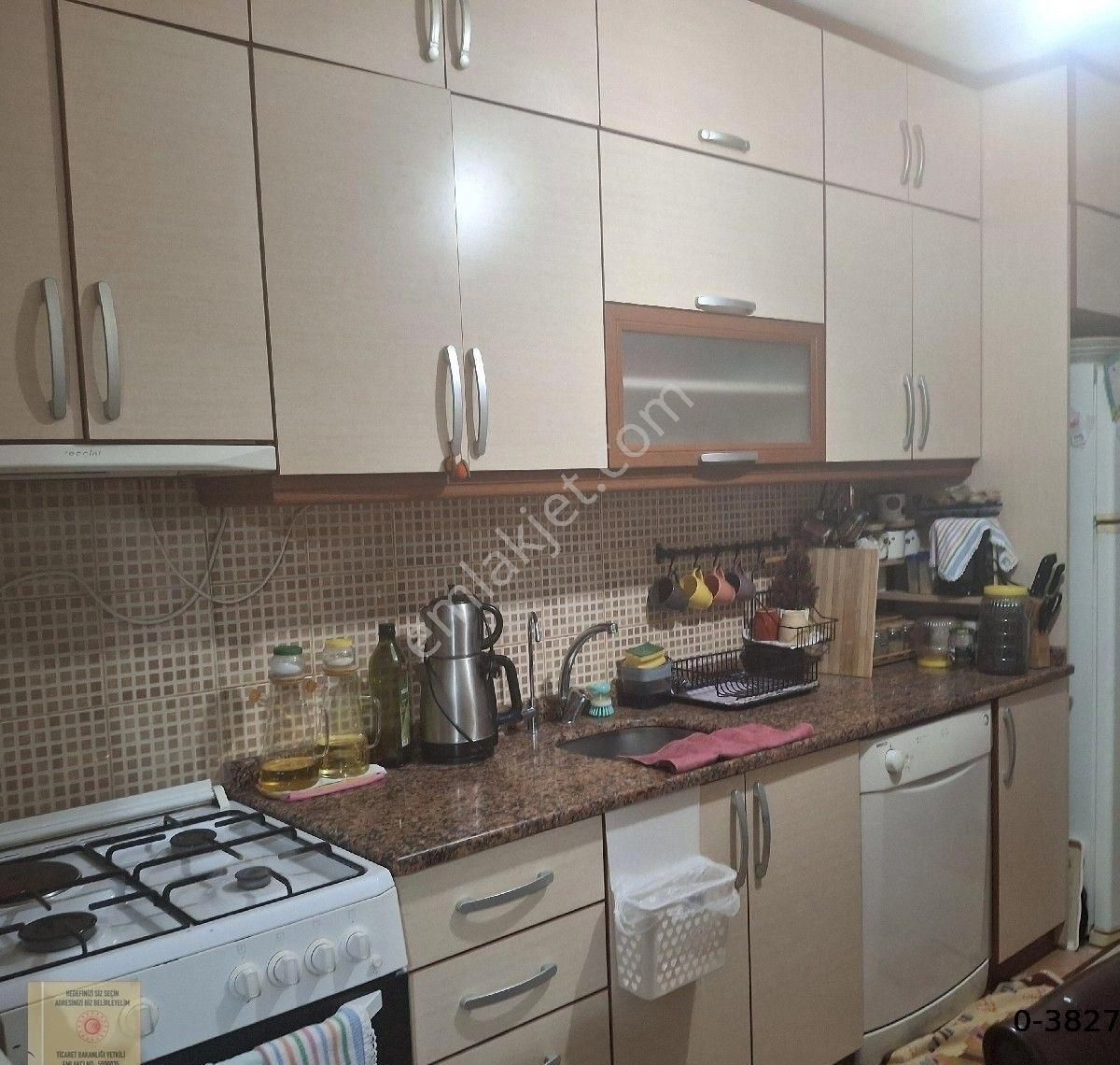 T.dağmuratlı Muradiye Mah.de Merkezi Konumda Geniş Kullanım Alanına Sahip(3+1)2.kt Daire Satılıktır - Görsel 23