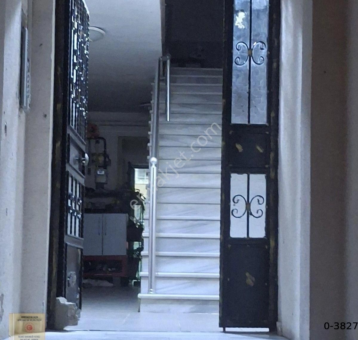 T.dağmuratlı Muradiye Mah.de Merkezi Konumda Geniş Kullanım Alanına Sahip(3+1)2.kt Daire Satılıktır - Görsel 11