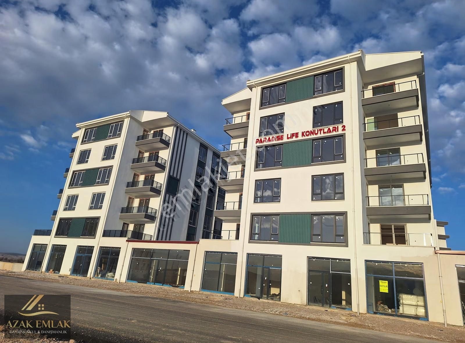 Azak Emlak'tan Paradise Life 2 De Satılık Koop. Hissesi