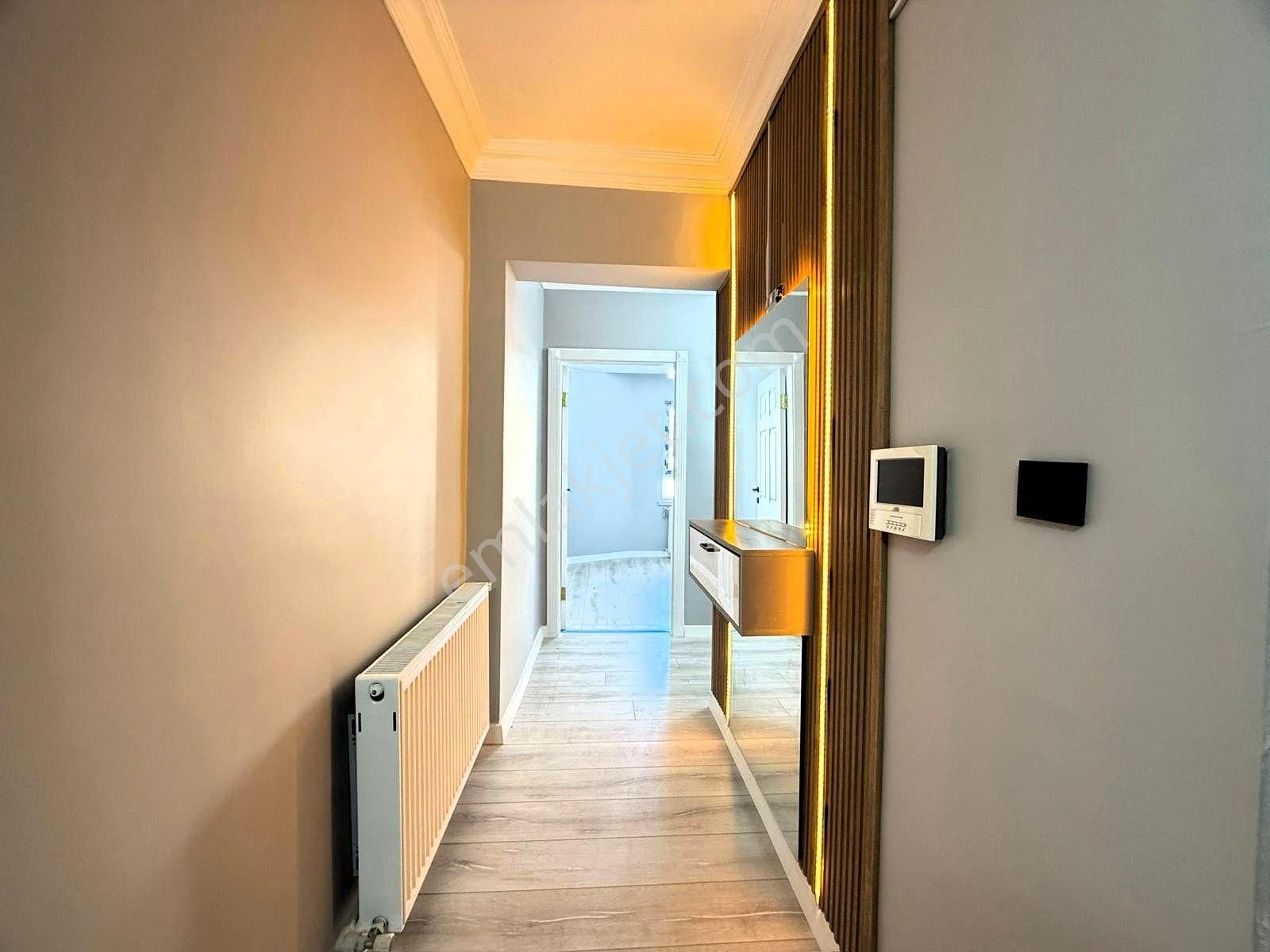 Kariyerden Ayvalı'da Asansölülüxyapılı Ara Katta 3+1 Daire - Görsel 14