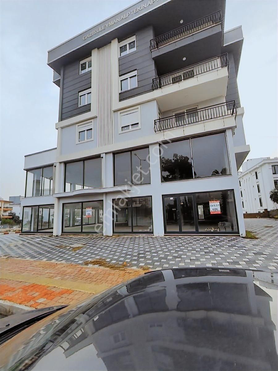 Kepez Şelale Mahallesinde Cadde Üzeri 3 Katlı Kiralık Dükkan
