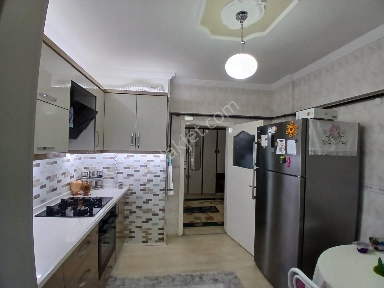 Akçay Emlak'tan Akşehir Yarenler Cumhuriyet İlkokulu Yanında Garajlı Asansörlü Satılık 3+1 Daire - Görsel 4