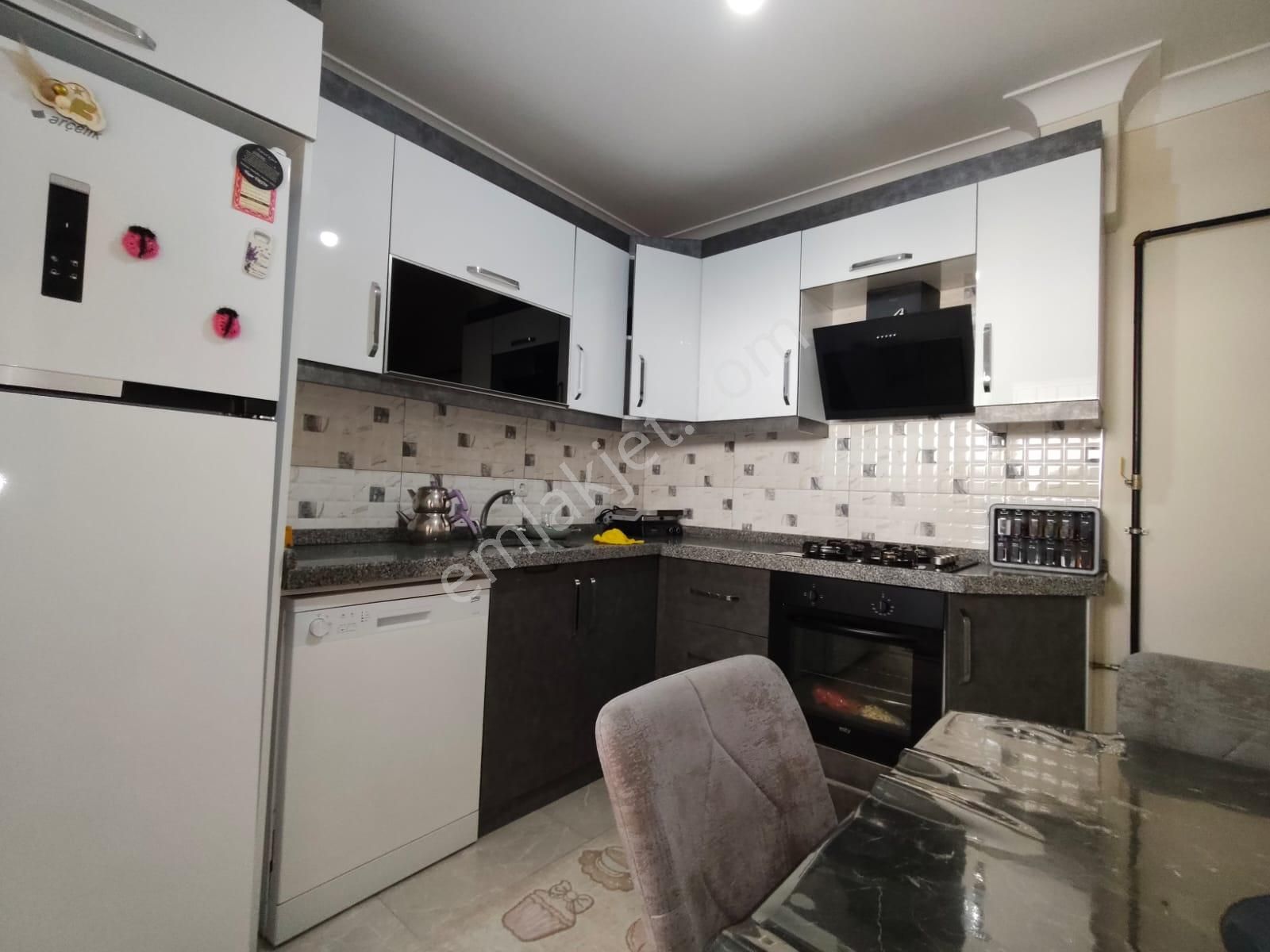 Yılmaz Gayrimenkulden 6 Yıllık Sincan Merkezde Kacırılmayacak 3+1 Fırsat Dairesi