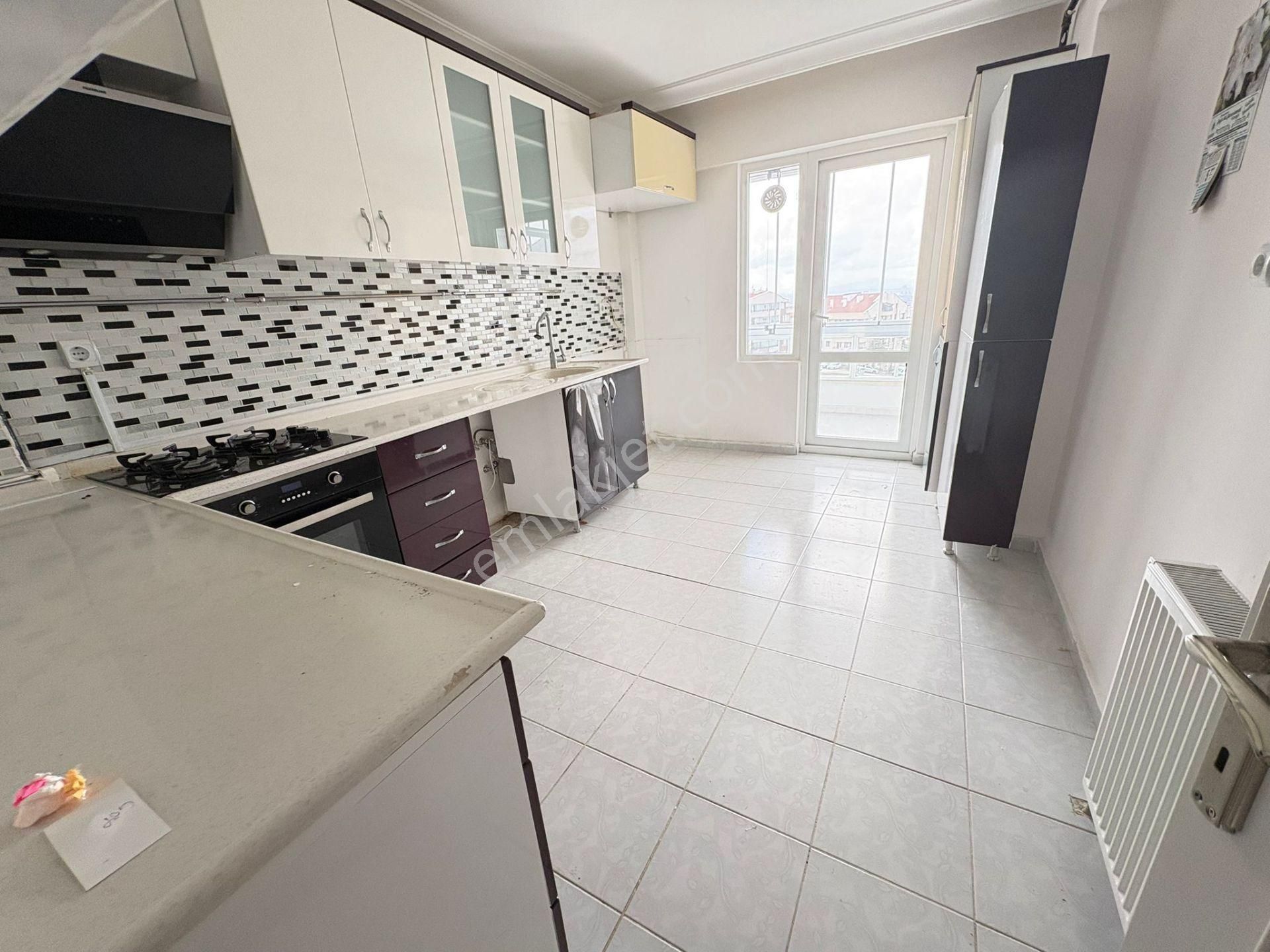 Göral Dan K. Pınarında3+1 Manzaralı 2.kat Asansörlü Genç Binada