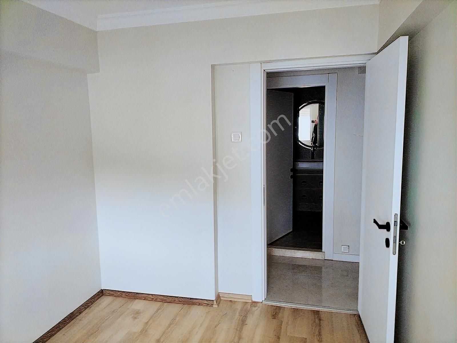 Çiğli Yakakent Bakımlı Çift Cephe Arakat Kiralık 3+1 - Görsel 24