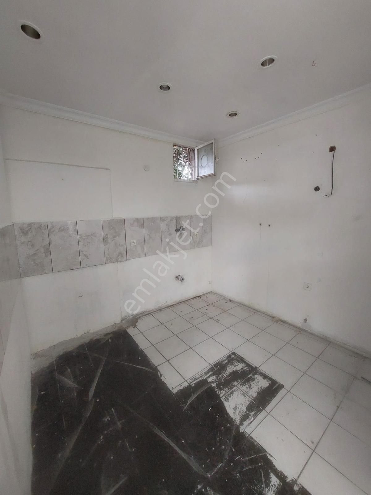 Çiğli Eski Havaalanı Caddesi Üzerinde Kiralık Dükkan - Görsel 3