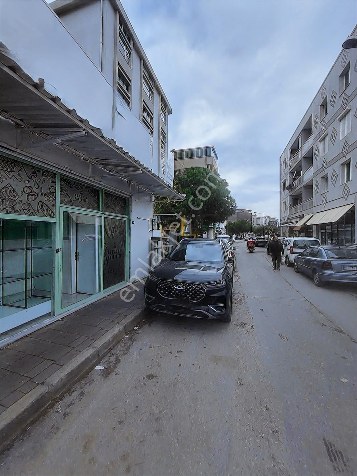 Çiğli Eski Havaalanı Caddesi Üzerinde Kiralık Dükkan - Görsel 9