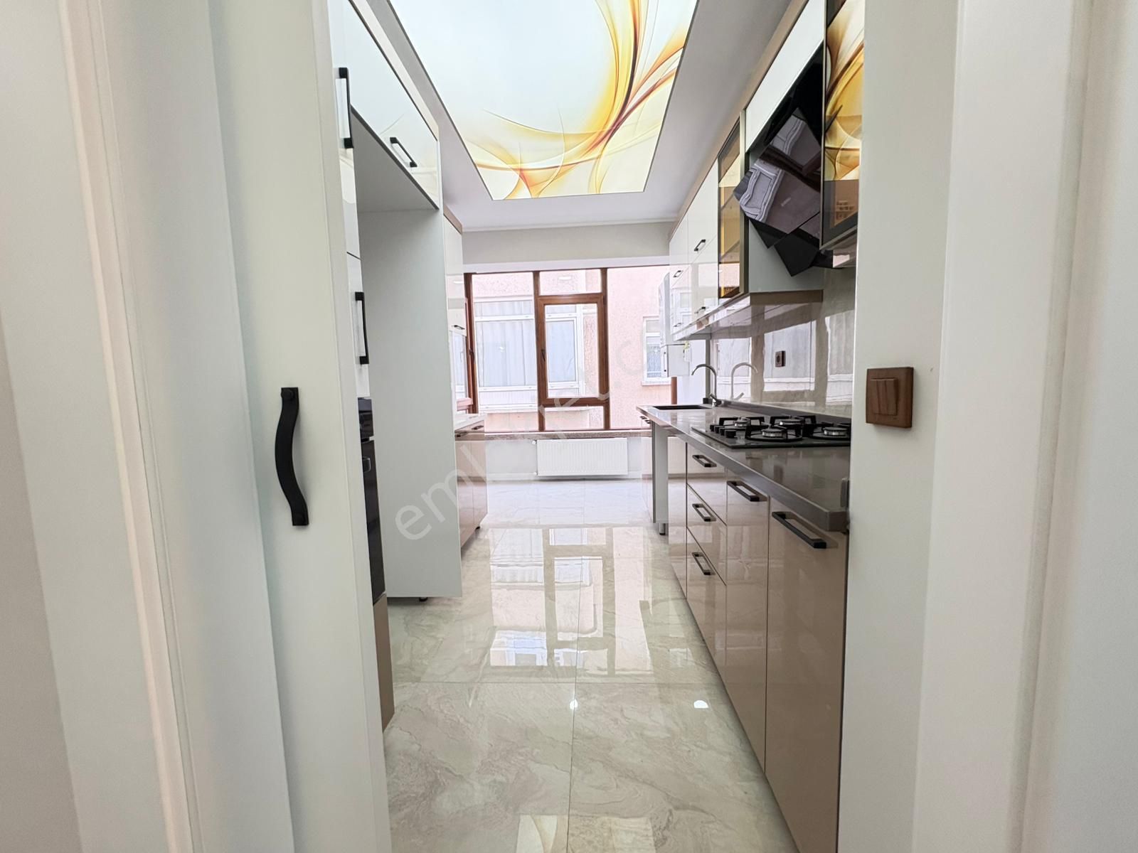 Göral Dan Hakimevi Çetinemeç Yakını Ara Kat Ön Güney Süper Lüx