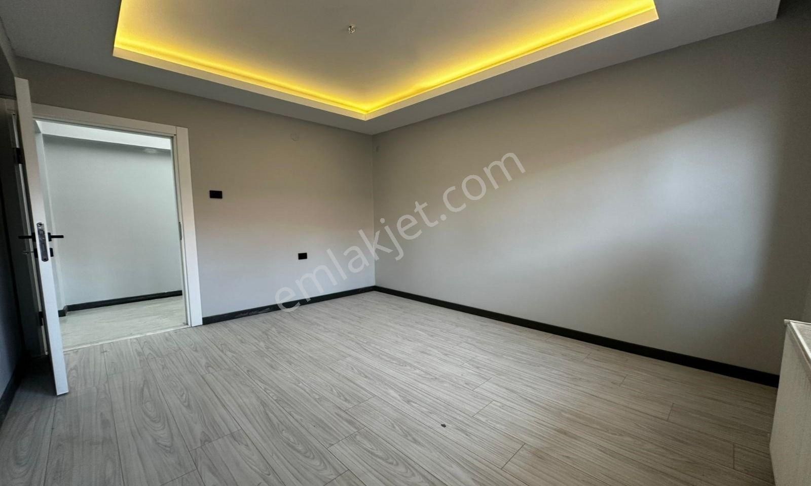 Osmangazi Caddesi Yakını Katta Ön Cephe Yapılı 3+1 - Görsel 14