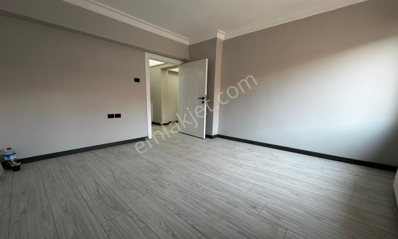 Osmangazi Caddesi Yakını Katta Ön Cephe Yapılı 3+1 - Görsel 19