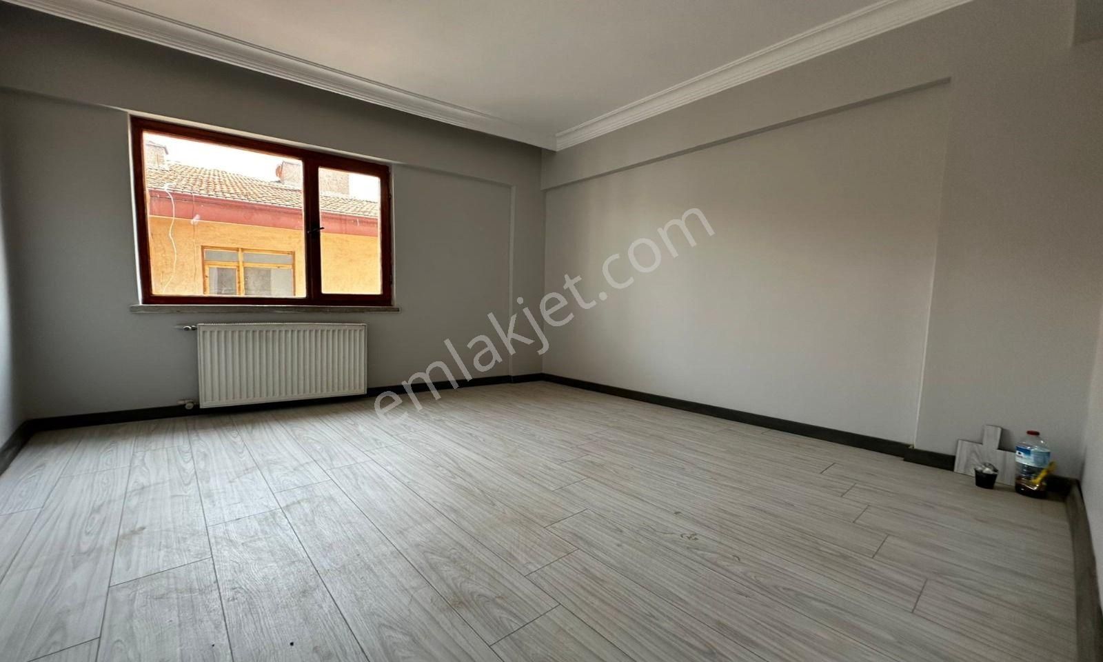 Osmangazi Caddesi Yakını Katta Ön Cephe Yapılı 3+1 - Görsel 20