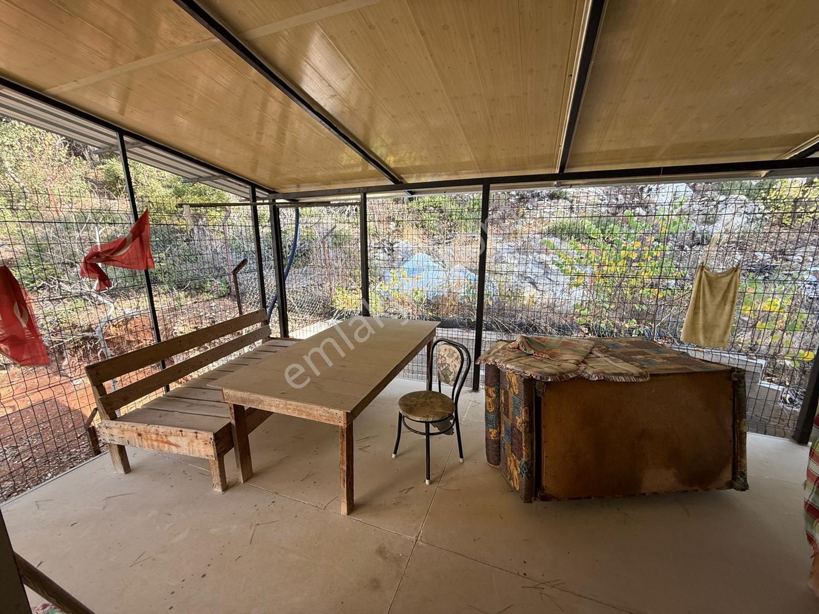 Toroslar Borcak'ta Satılık Müstakil Ev Ve Geniş Arsa - Görsel 4