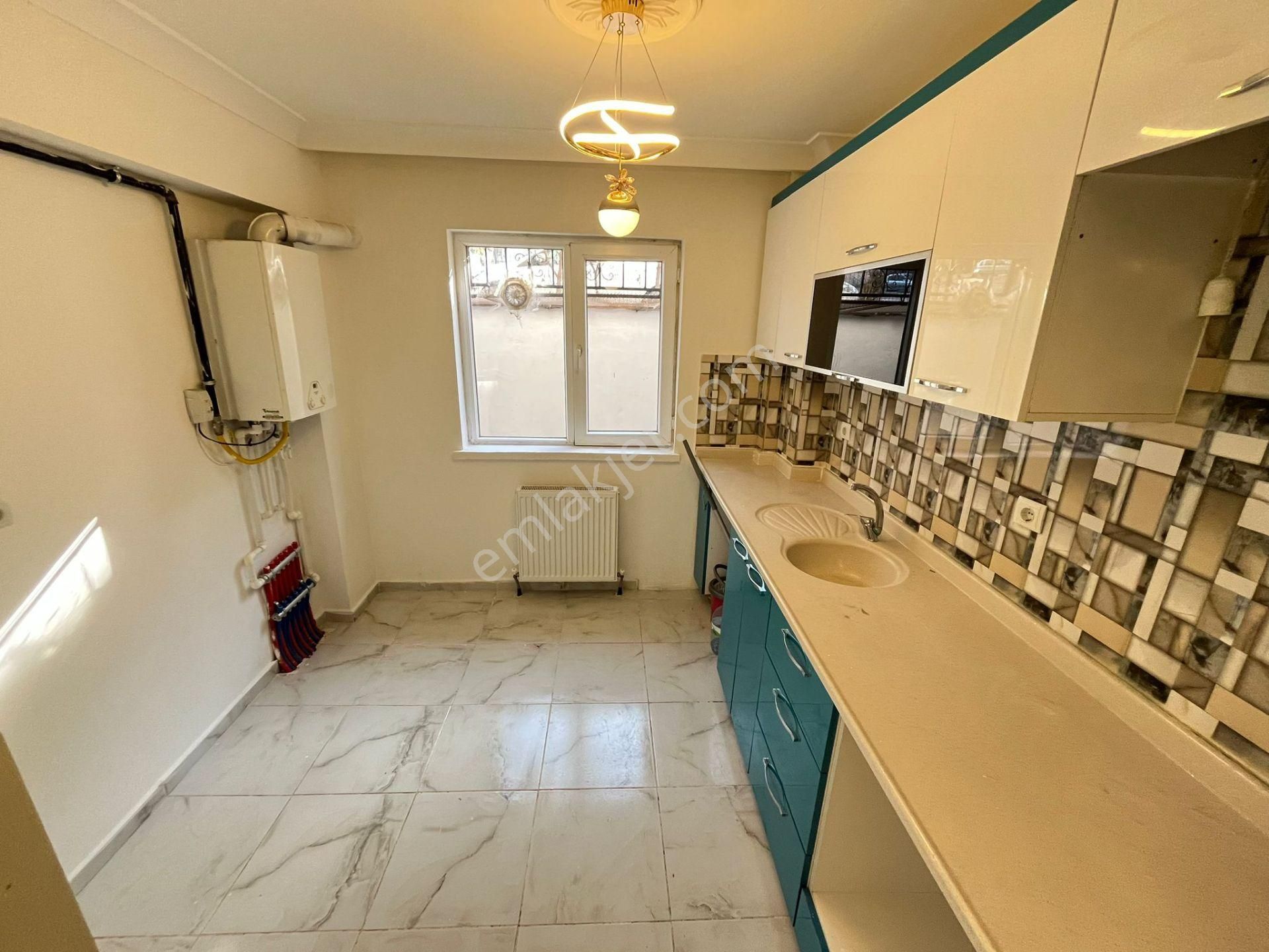 Kanuni De Asansörlü Yapılı 3+1