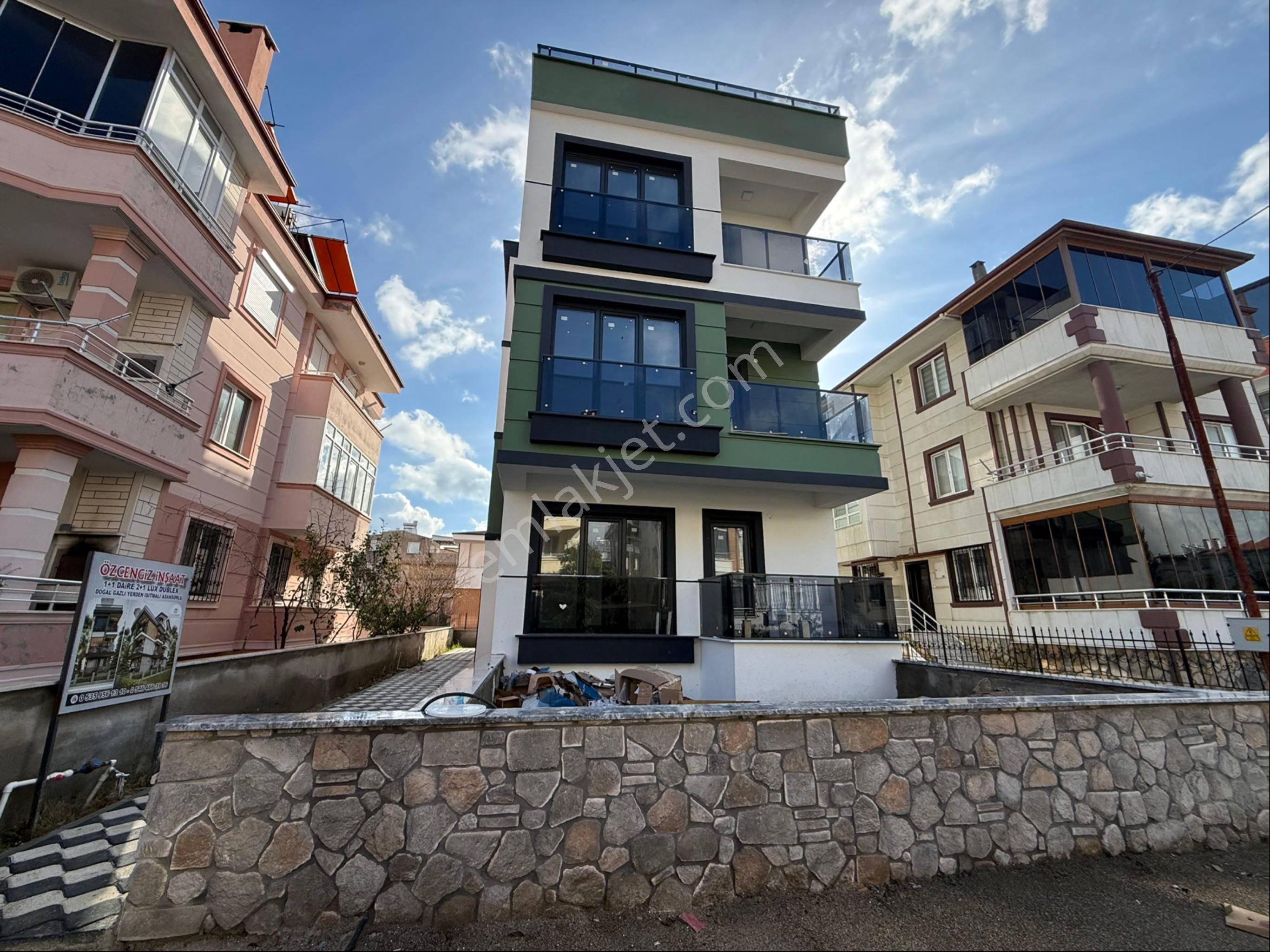 Kale Emlaktan Sıfır 1+1 Satılık Daire