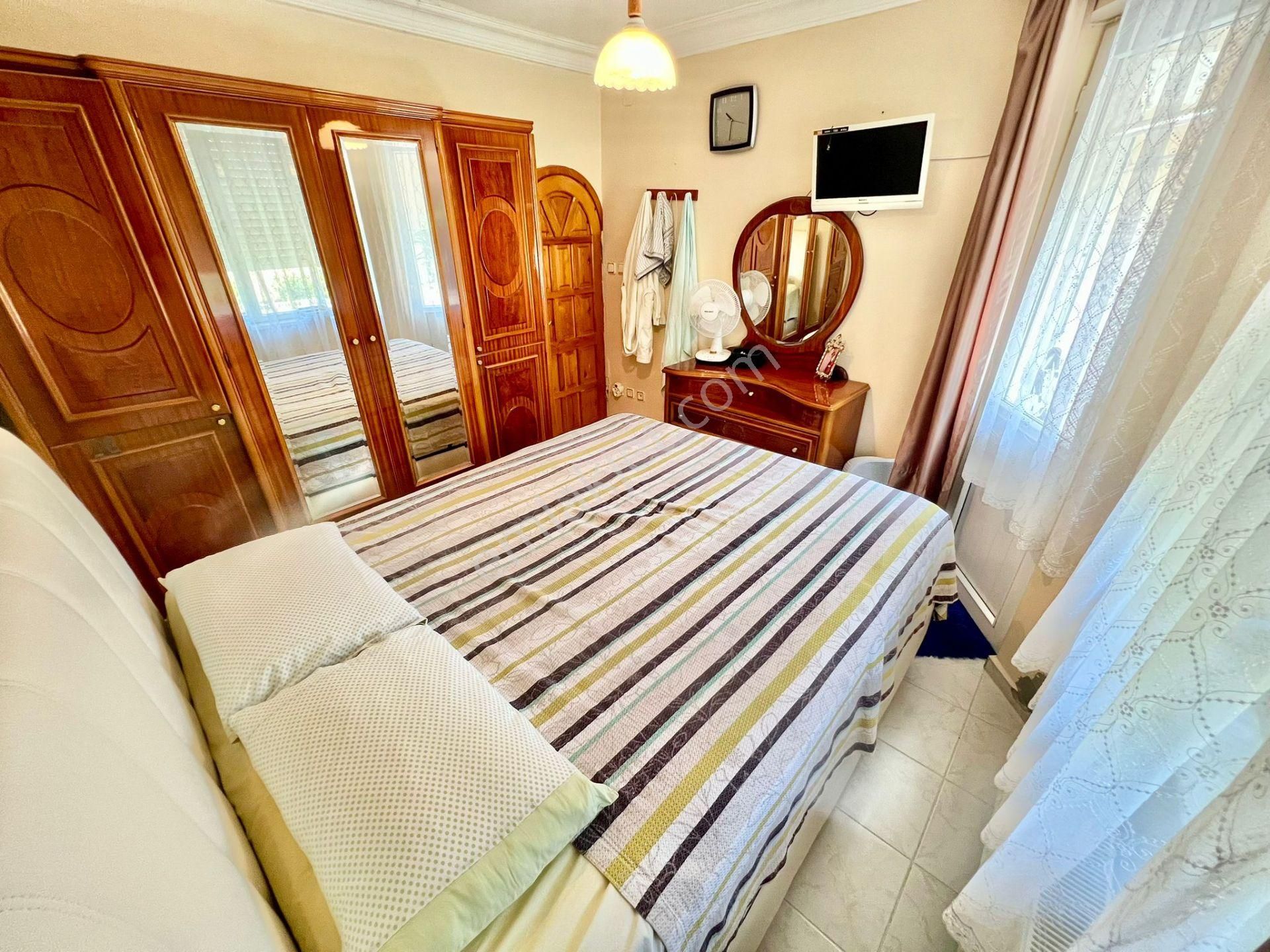 ꧁akçay Ay Emlak'tan꧂burhaniye'de Kendine Ait Havuzlu Geniş Bahçeli Satılık 3+1 Müstakil Villa - Görsel 13