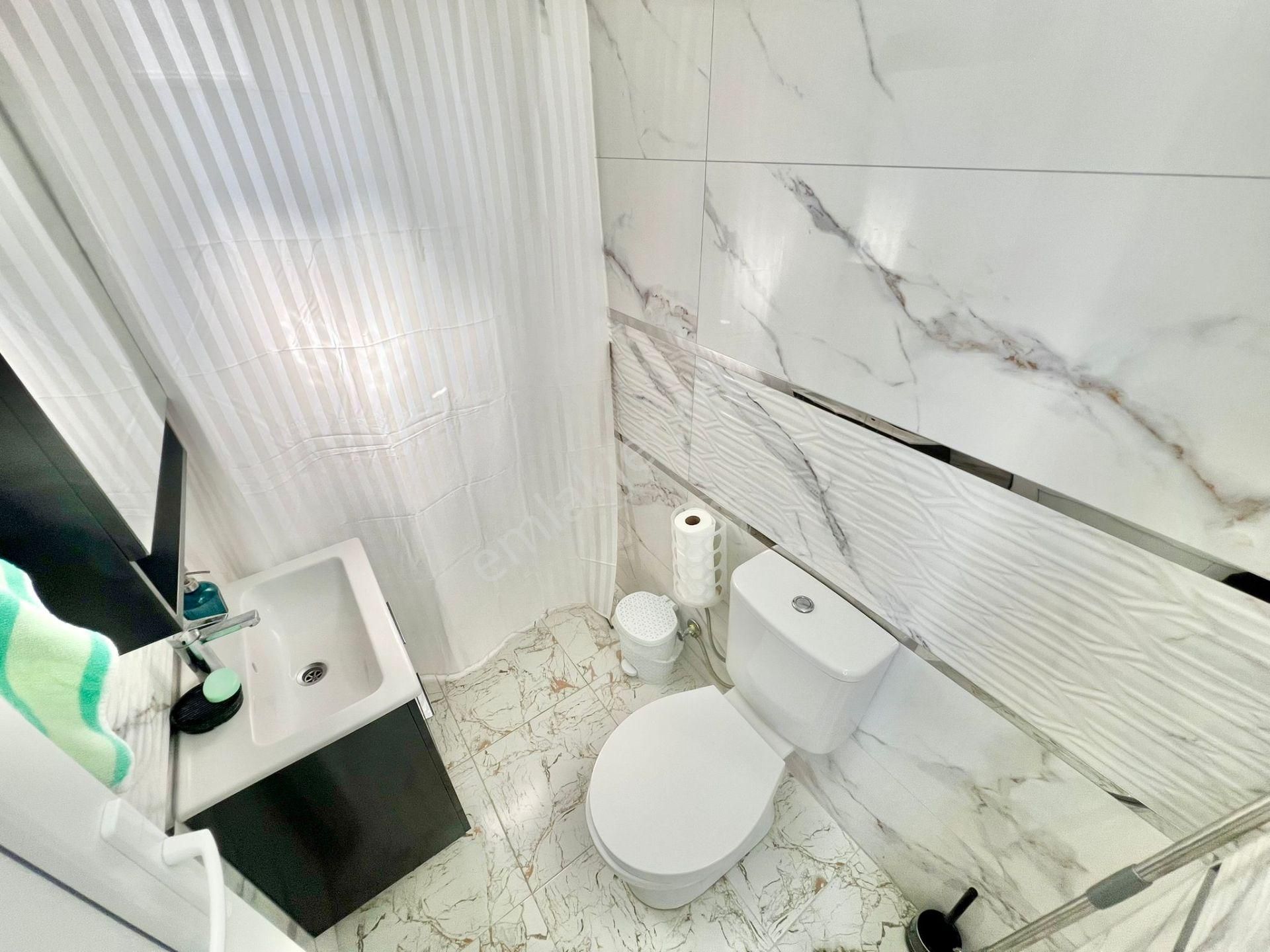 ꧁akçay Ay Emlak'tan꧂burhaniye'de Kendine Ait Havuzlu Geniş Bahçeli Satılık 3+1 Müstakil Villa - Görsel 23