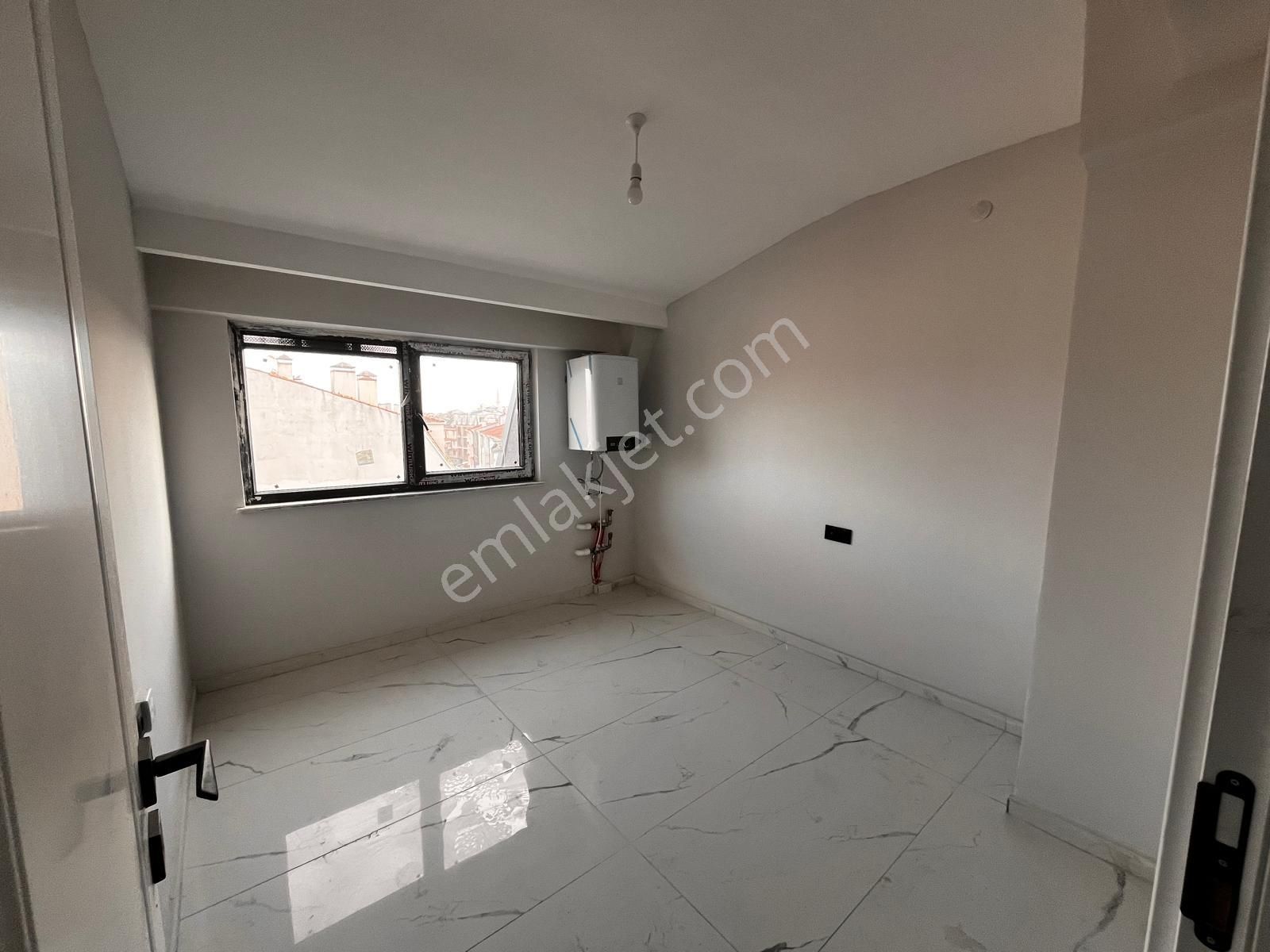 Anadolu Üni Önü İstiklal Cd Üzeri Faturalar Dahil 1+1 Daire Kk-10 - Görsel 3