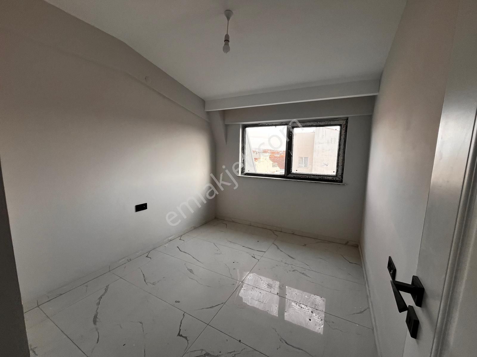 Anadolu Üni Önü İstiklal Cd Üzeri Faturalar Dahil 1+1 Daire Kk-10 - Görsel 5